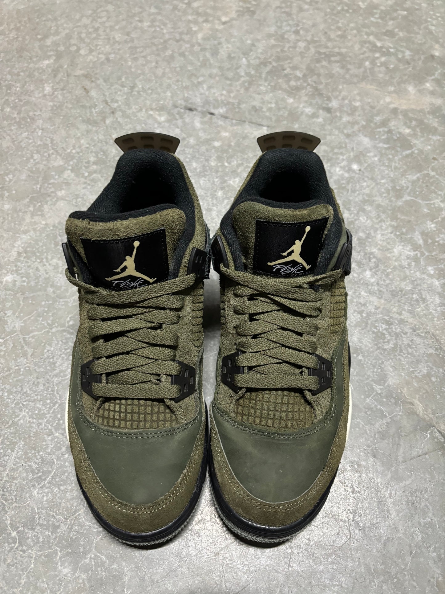 JORDAN 4 “ olive “