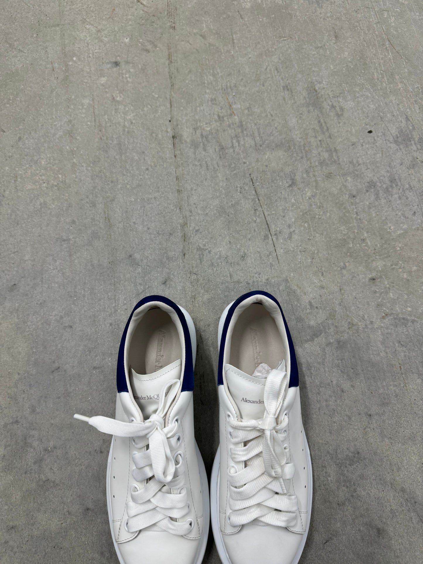 ALEXANDER MCQUEEN OVERSIZED SNEAKER “ White Paris Blue “