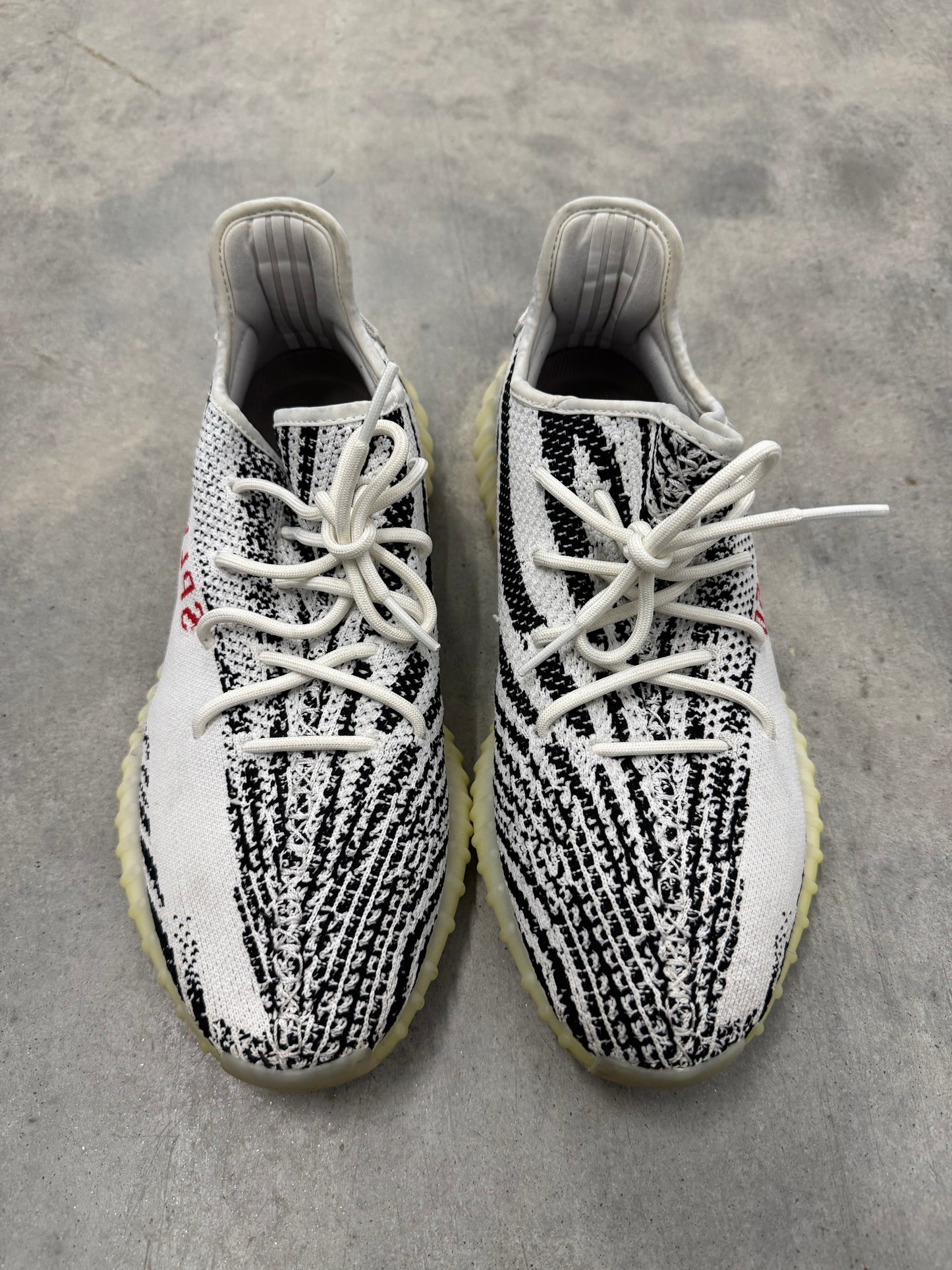 YEEZY 350 “ Zebra “