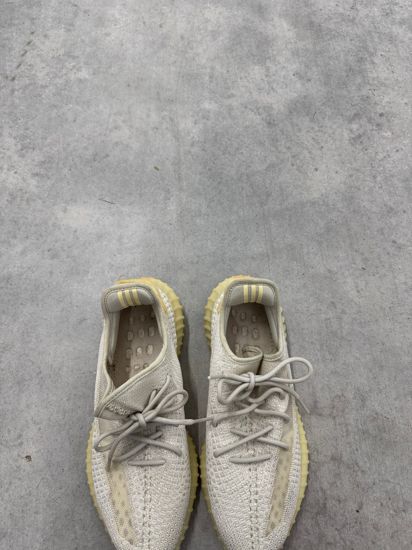 YEEZY 350 “ Light “