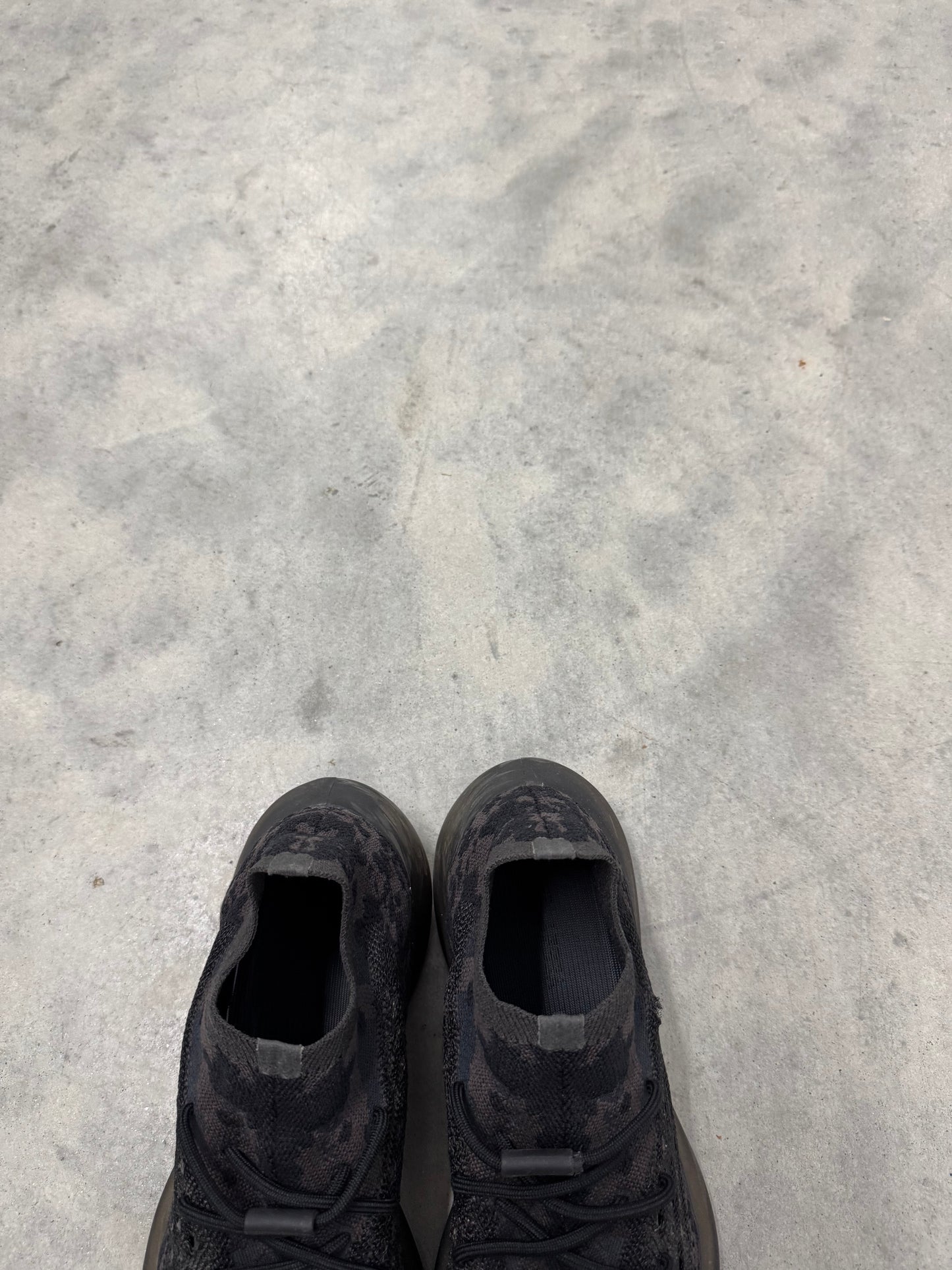 YEEZY BOOST 380 “ Onyx “