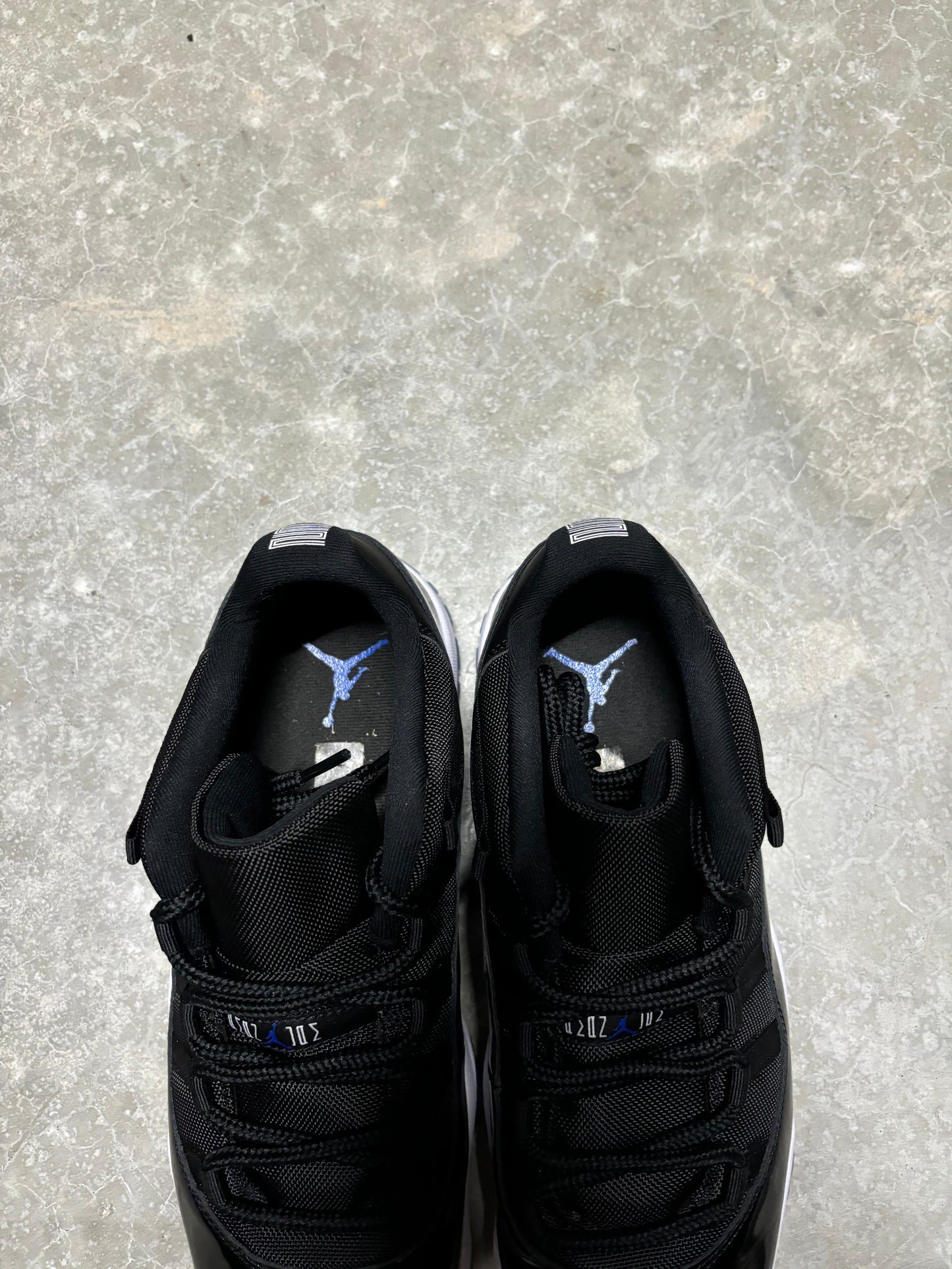 JORDAN 11 LOW “ space jam “