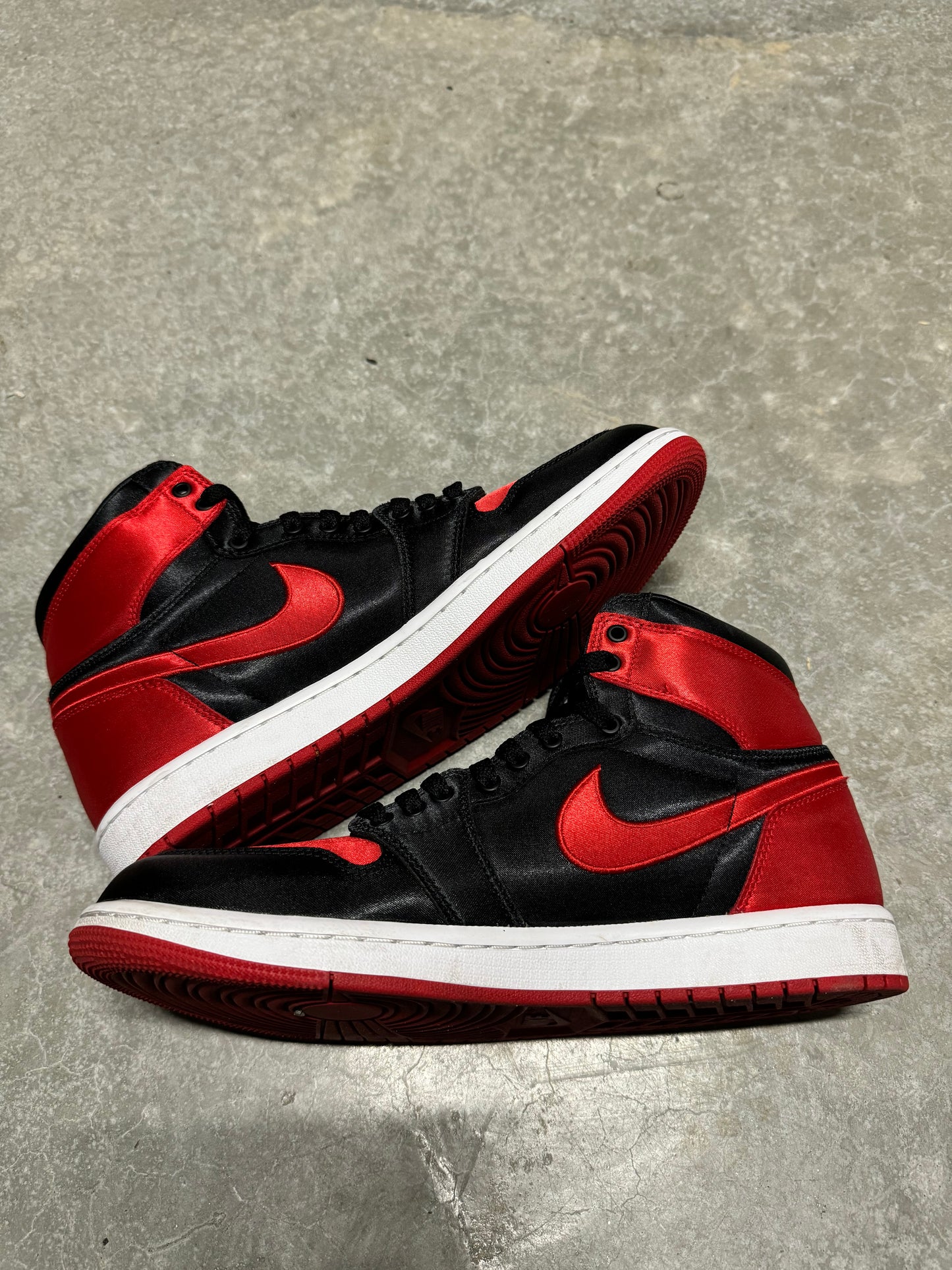 JORDAN 1 “ Satin Bred “