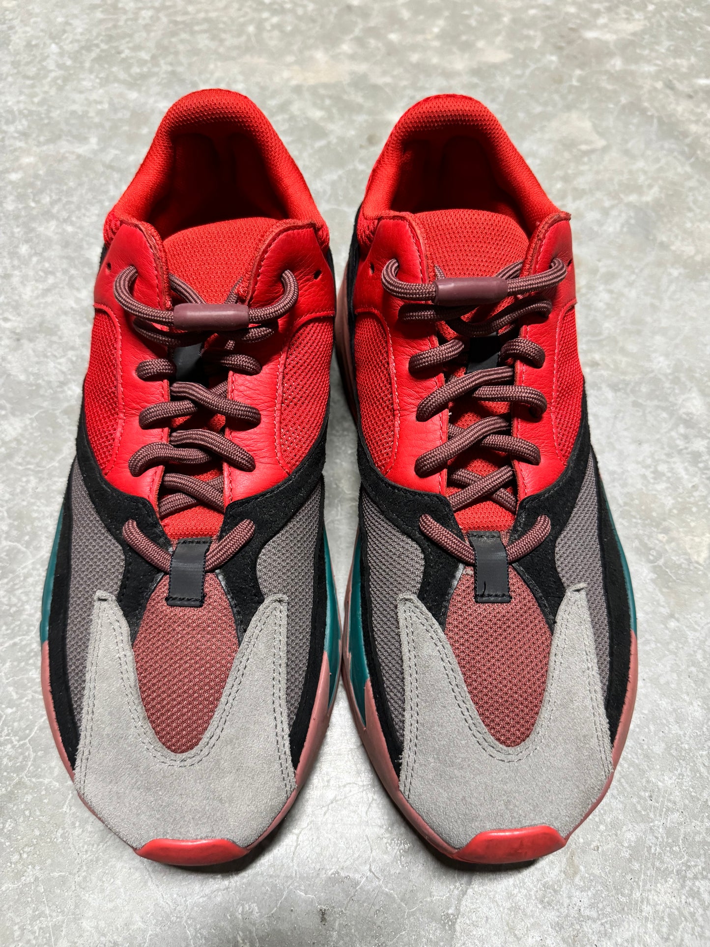 YEEZY 700 “ Hi-Res Red “