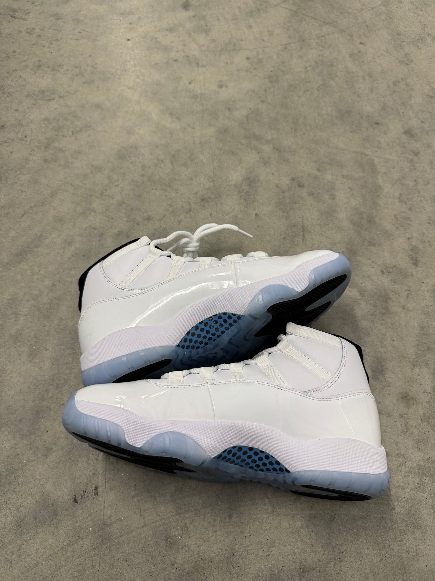 JORDAN 11 “ Legend Blue “