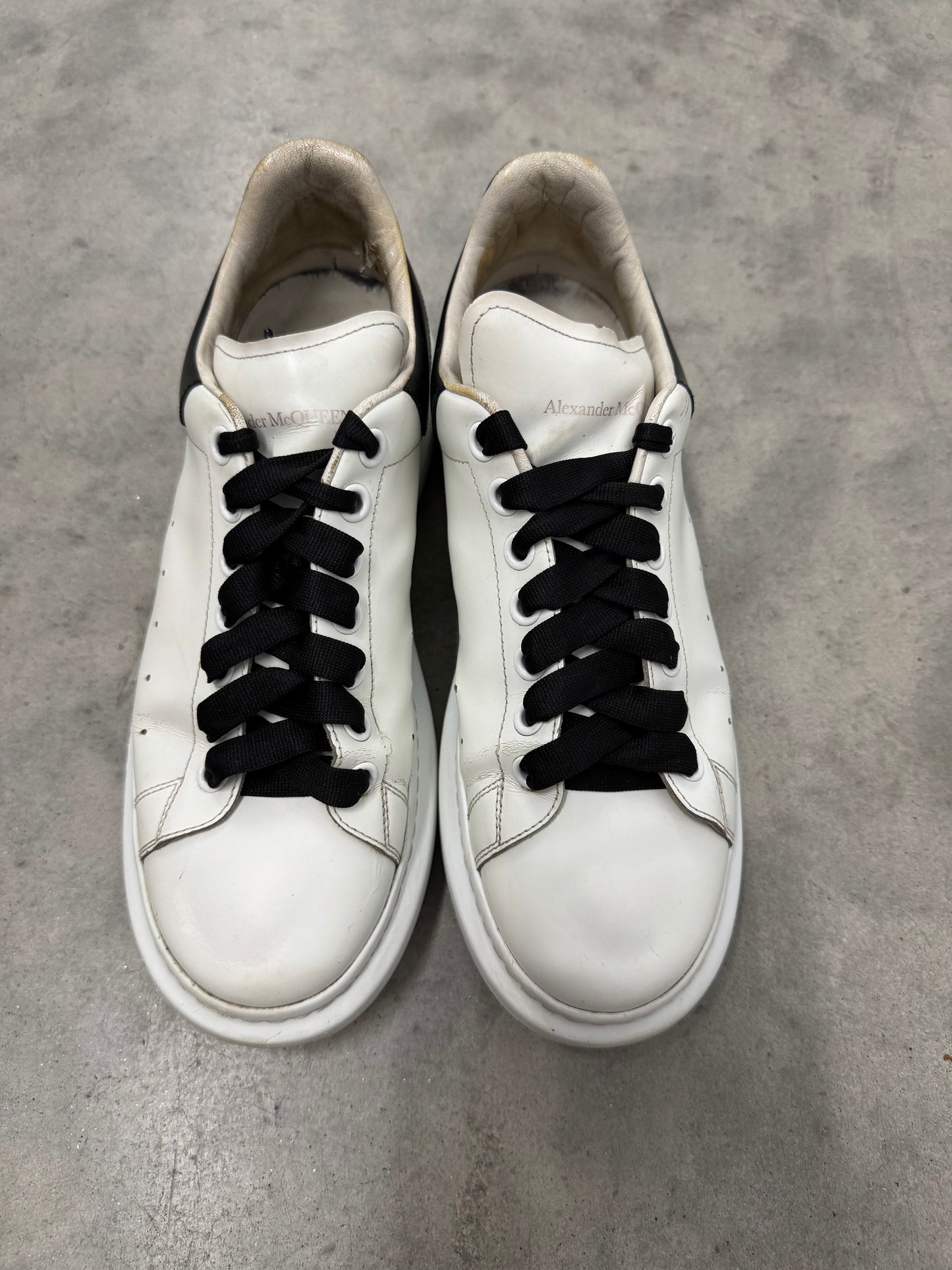 ALEXANDER MCQUEEN OVERSIZED SNEAKERS “ White Black “