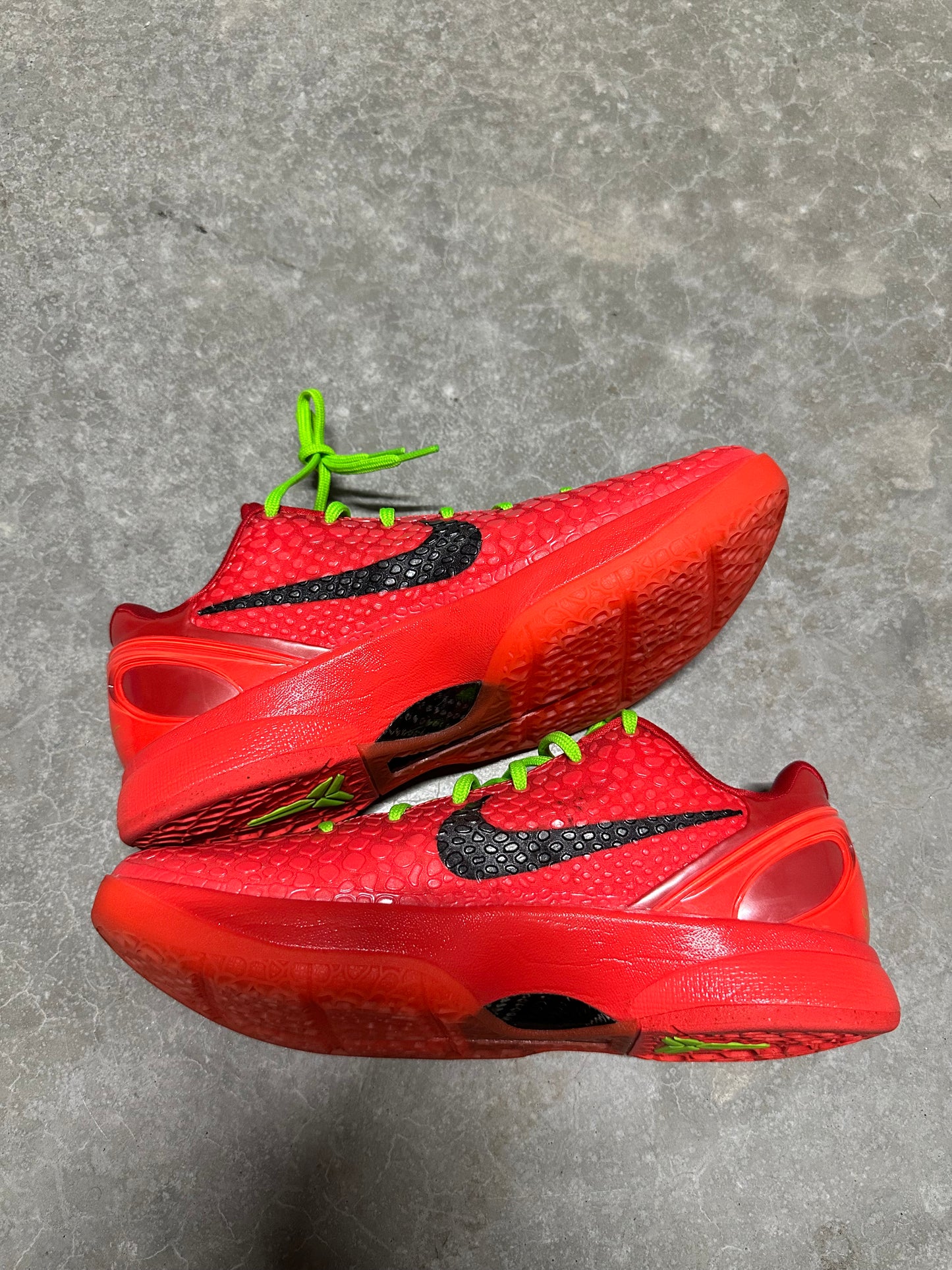 KOBE 6 “ reverse grinch “