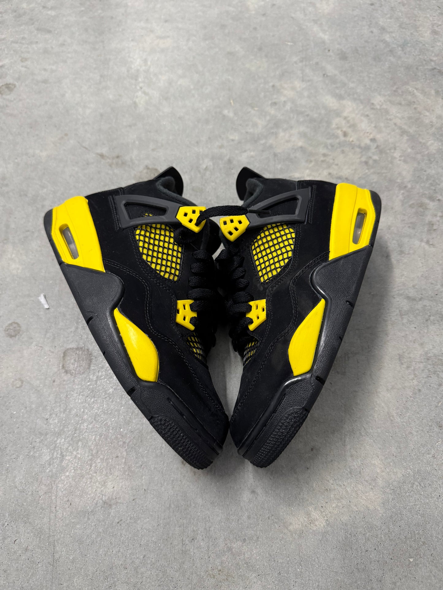 JORDAN 4 “ Thunder “