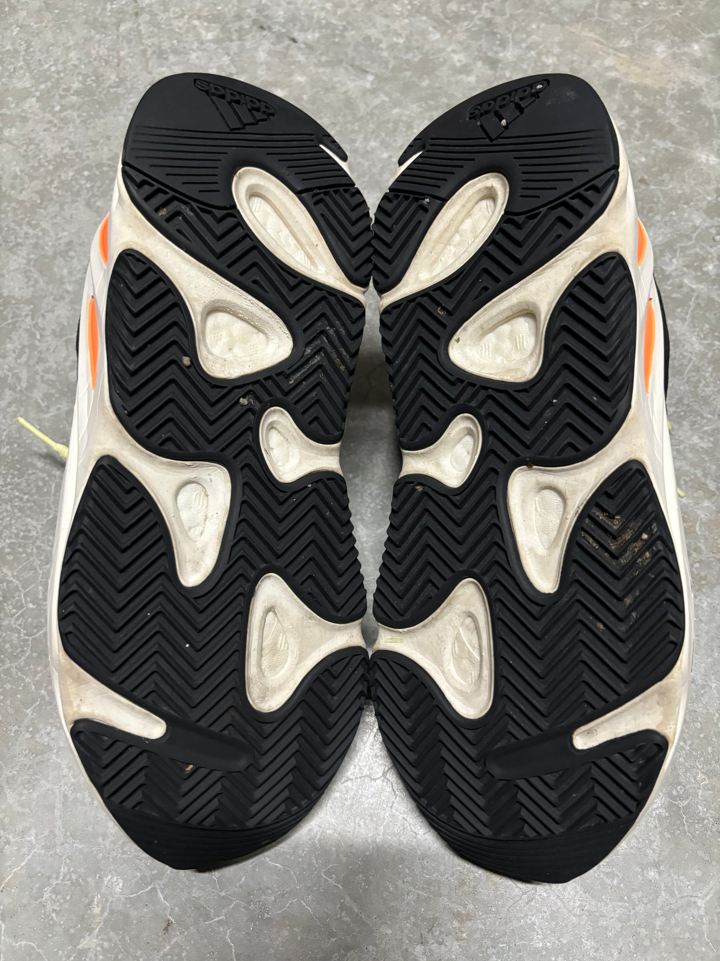 YEEZY 700 “ wave runner “