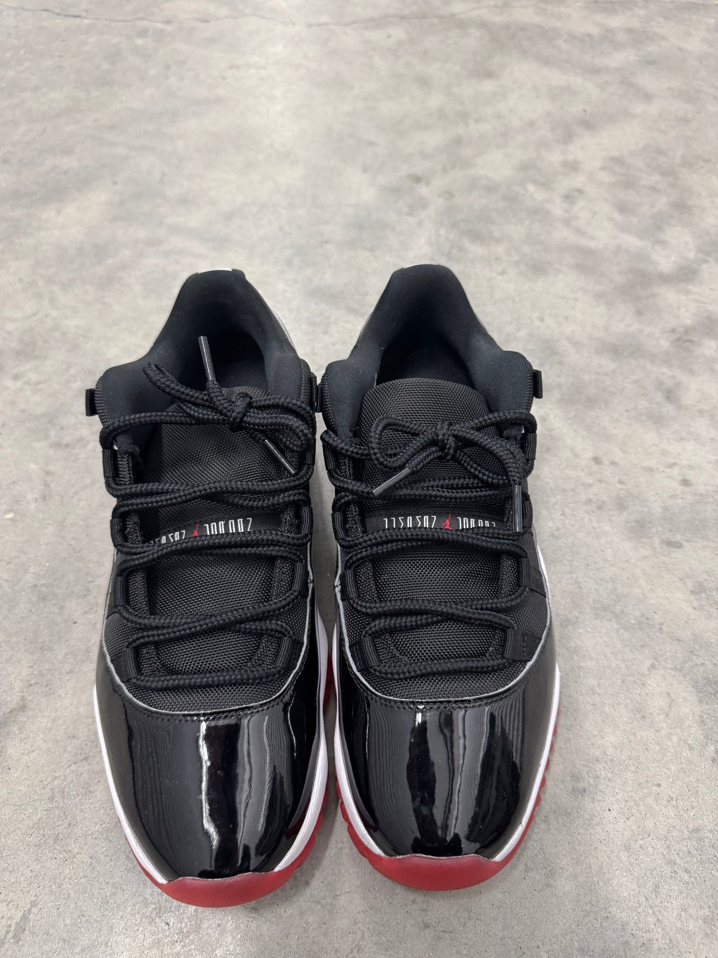 JORDAN 11 LOW “ Bred “ ( 2025 )