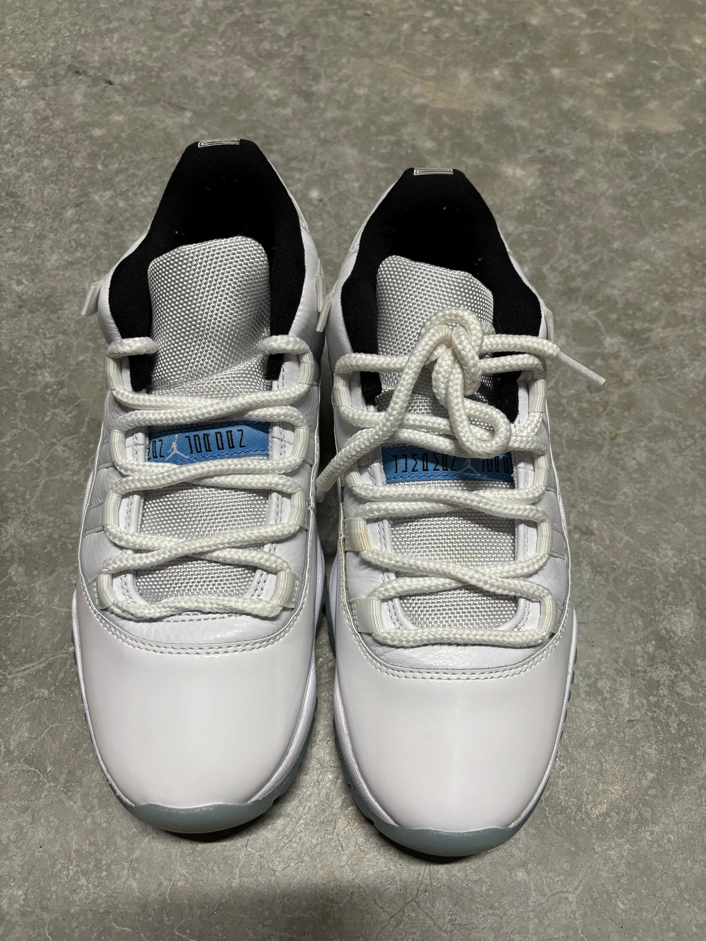 JORDAN 11 LOW “ legend blue “