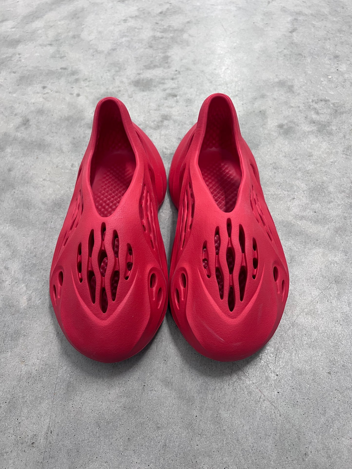 Yeezy Foam runner "Vermillion"