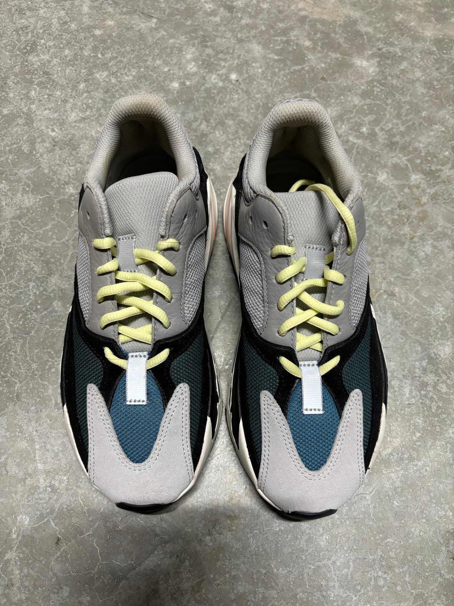 YEEZY 700 “ wave runner “