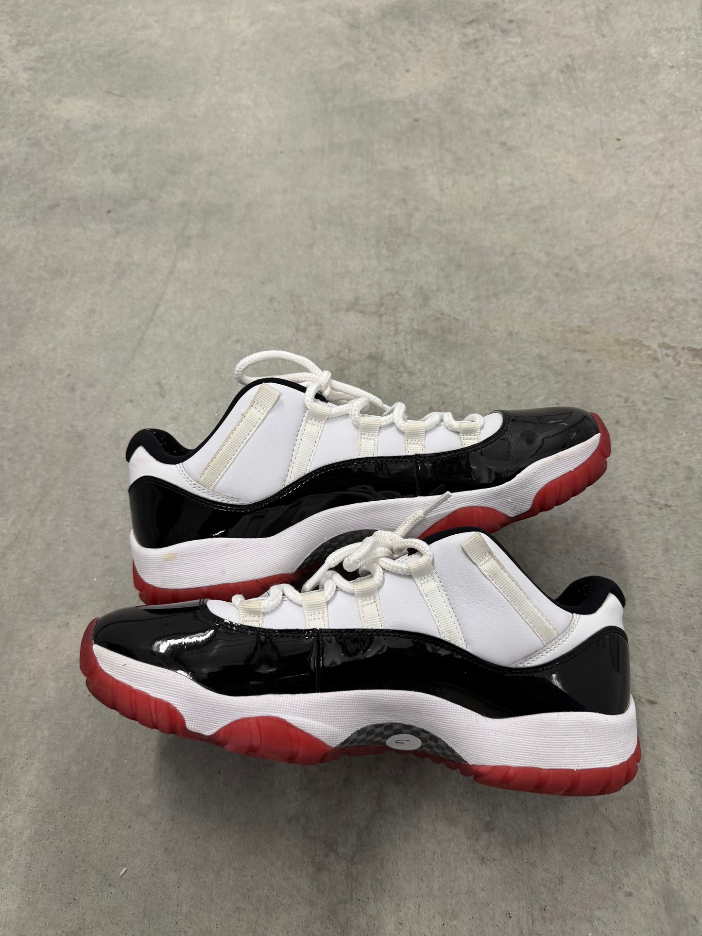 JORDAN 11 LOW “ Concord-Bred “