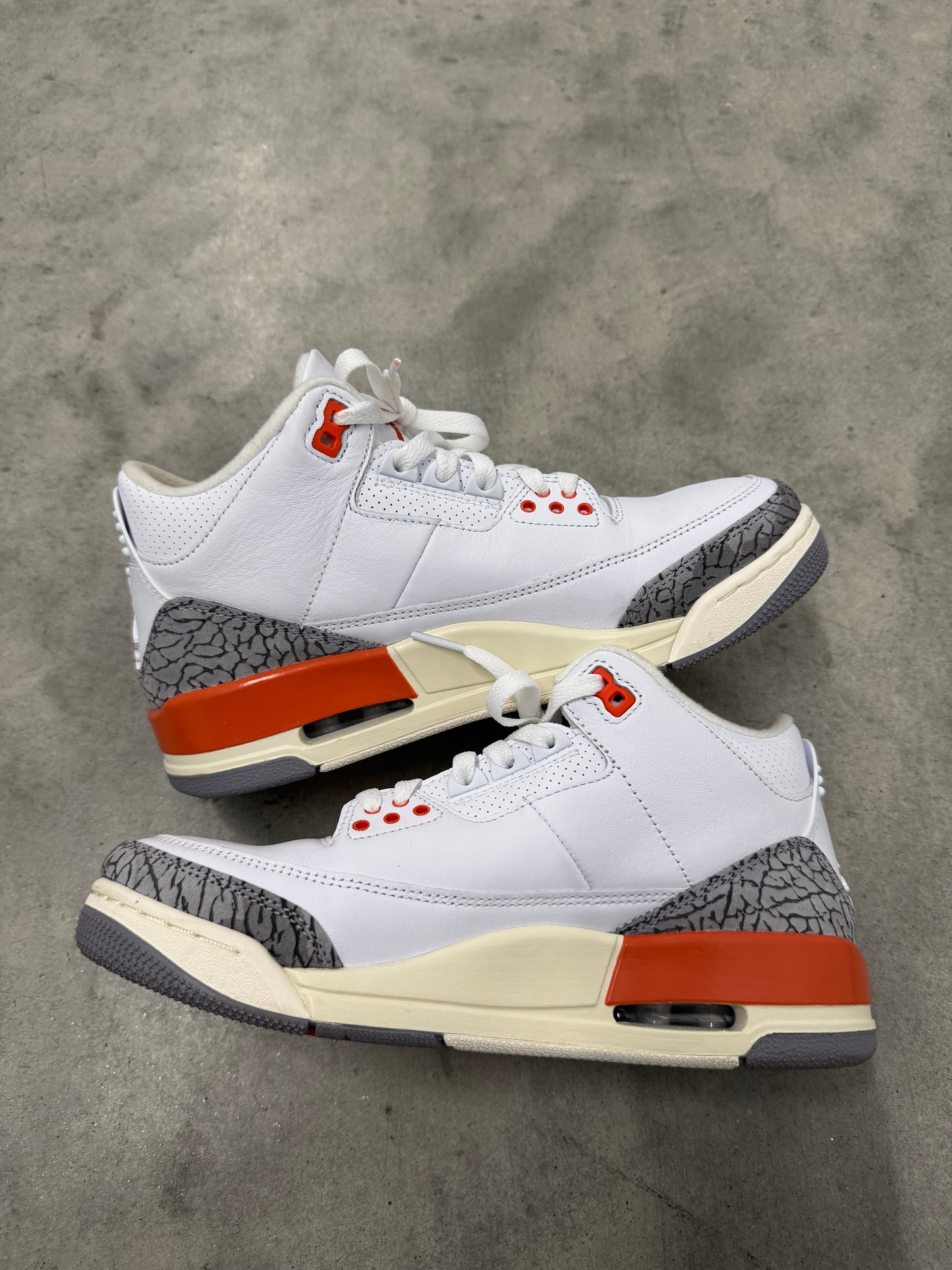 JORDAN 3 “ Georgia Peach “