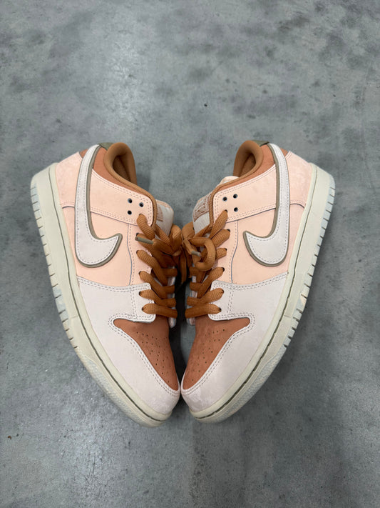 NIKE SB DUNK LOW “ Trocadéro Gardens “