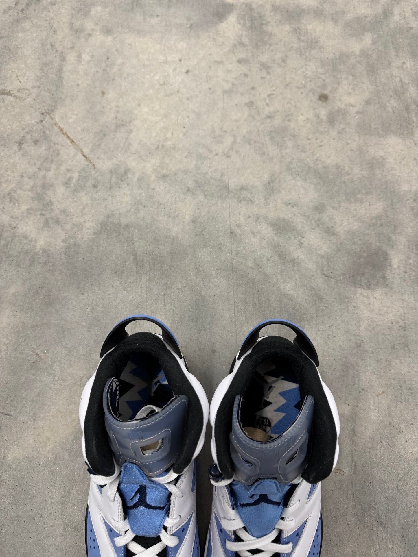 JORDAN 6 “ UNC home “
