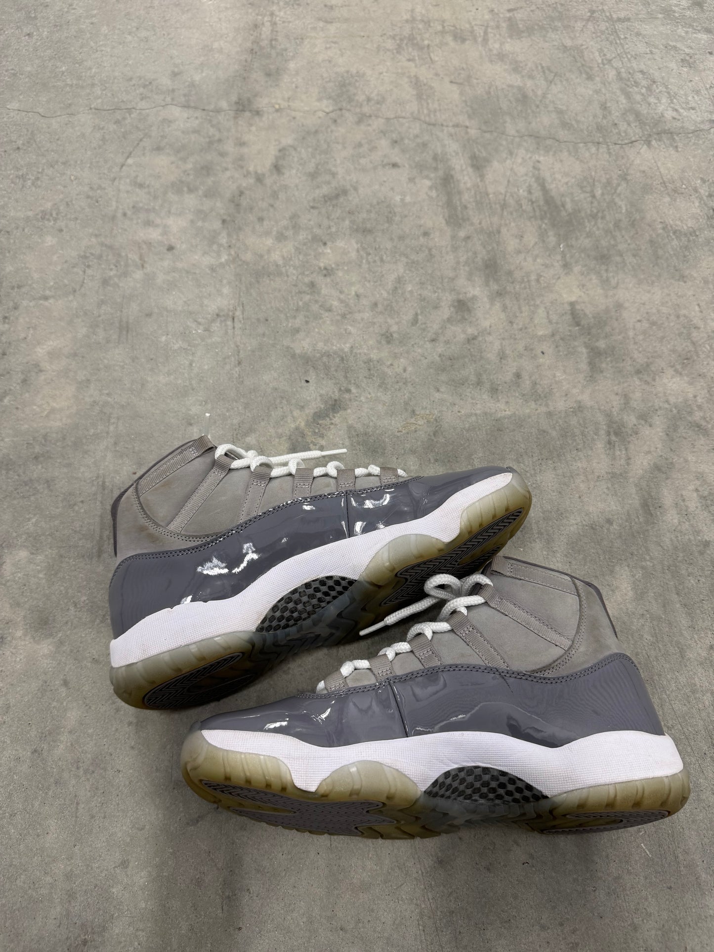 JORDAN 11 “ Cool Grey “