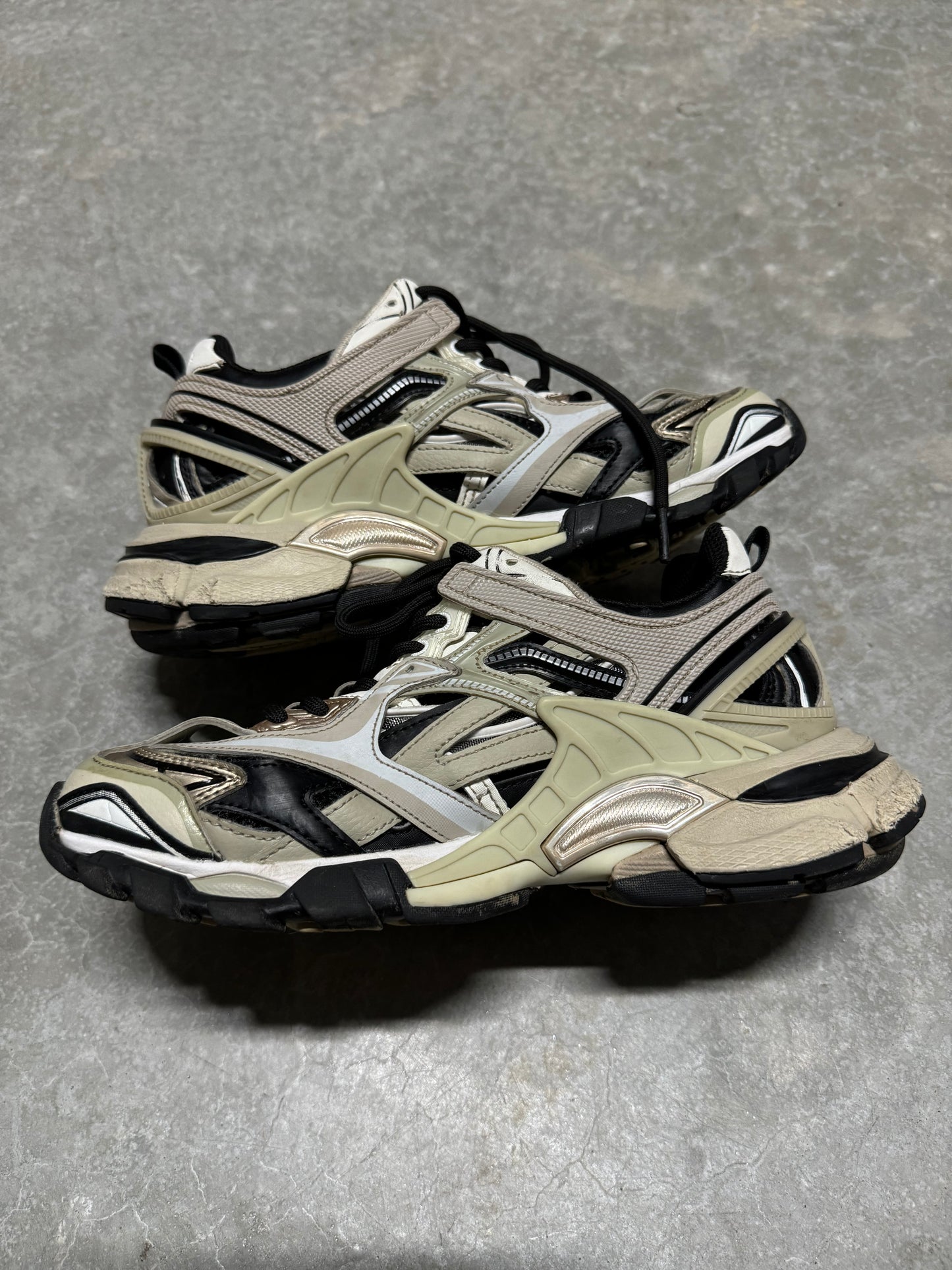 BALENCIAGA TRACK.2 “ Beige Black “