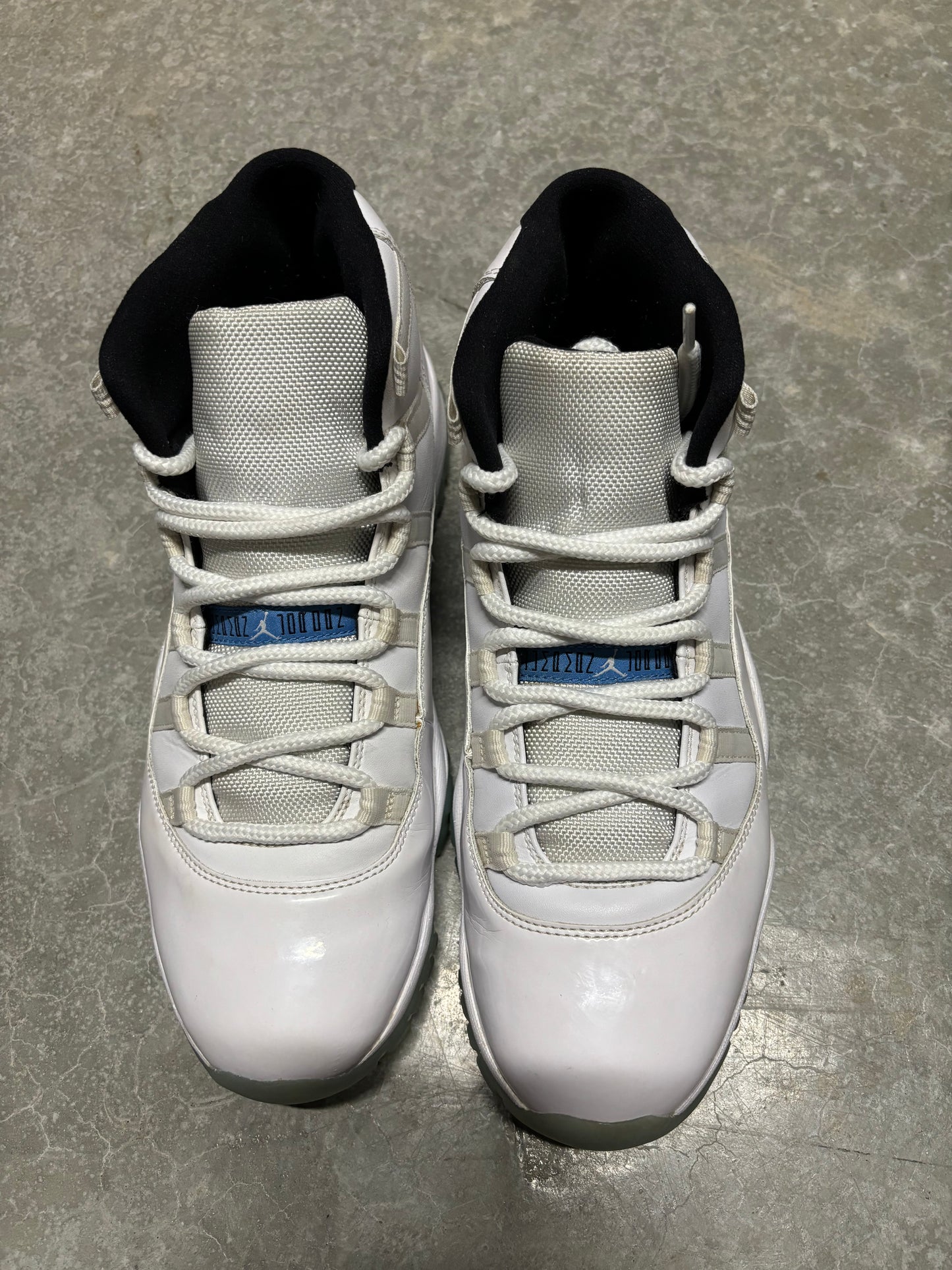 JORDAN 11 “ legend Blue “