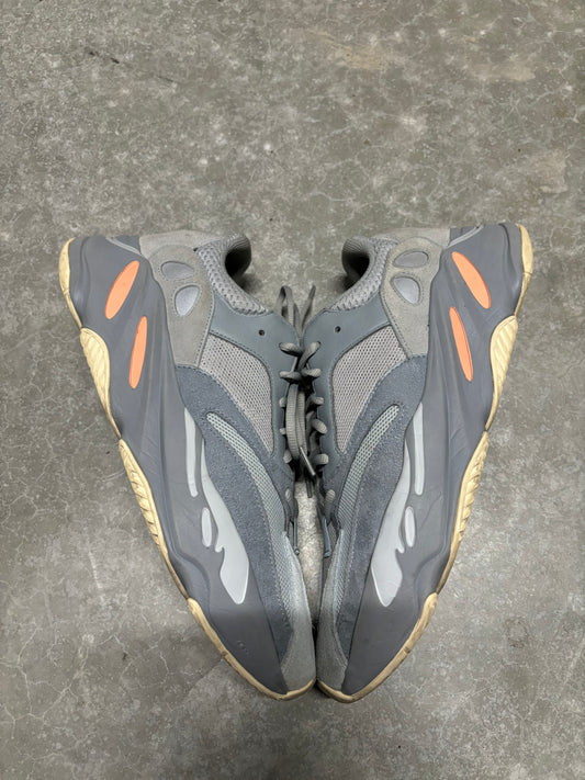 YEEZY 700 “ inertia “