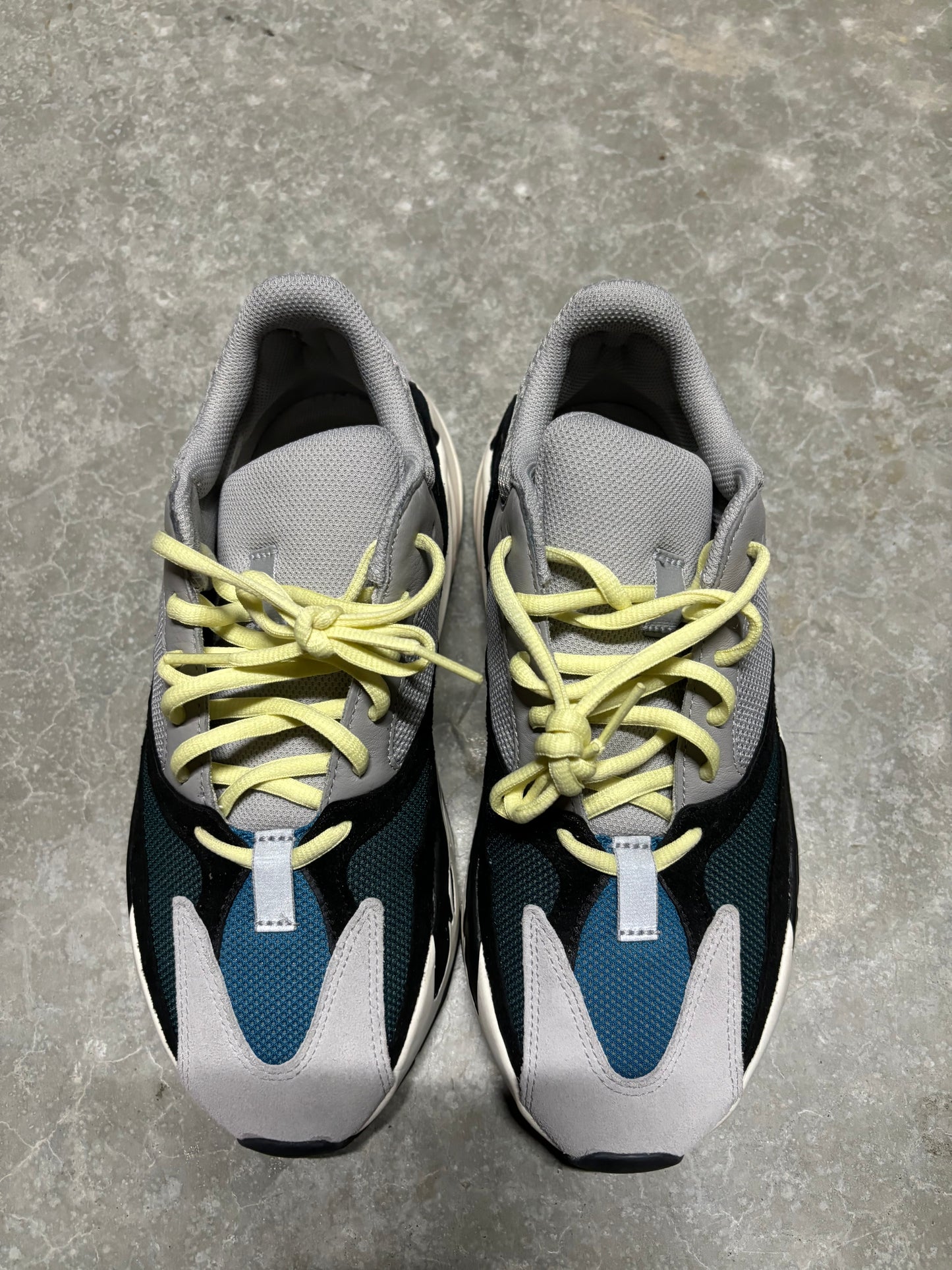 YEEZY 700 “ wave runner “