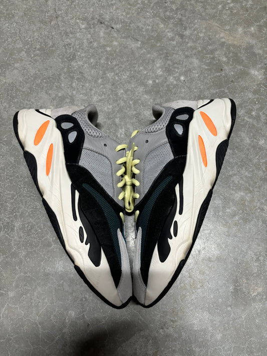 YEEZY 700 “ wave runner “