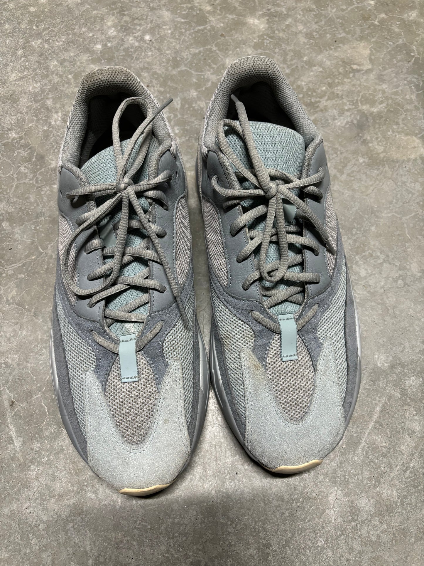 YEEZY 700 “ inertia “