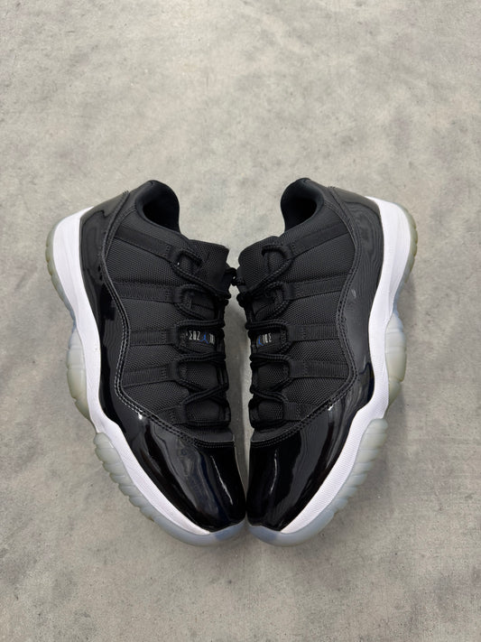 JORDAN 11 LOW “ Space Jam “