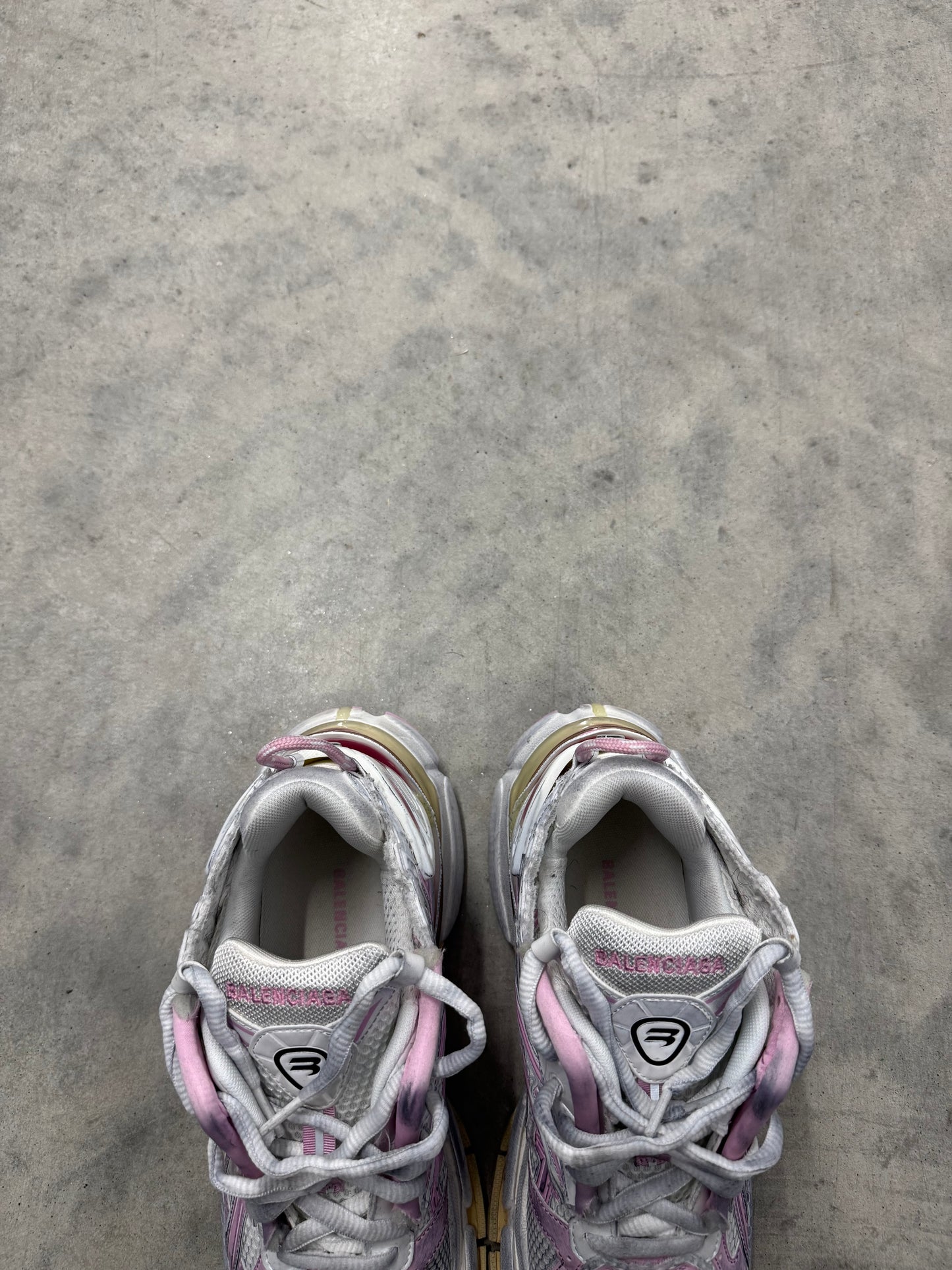 BALENCIAGA RUNNER SNEAKER “ White Pink “