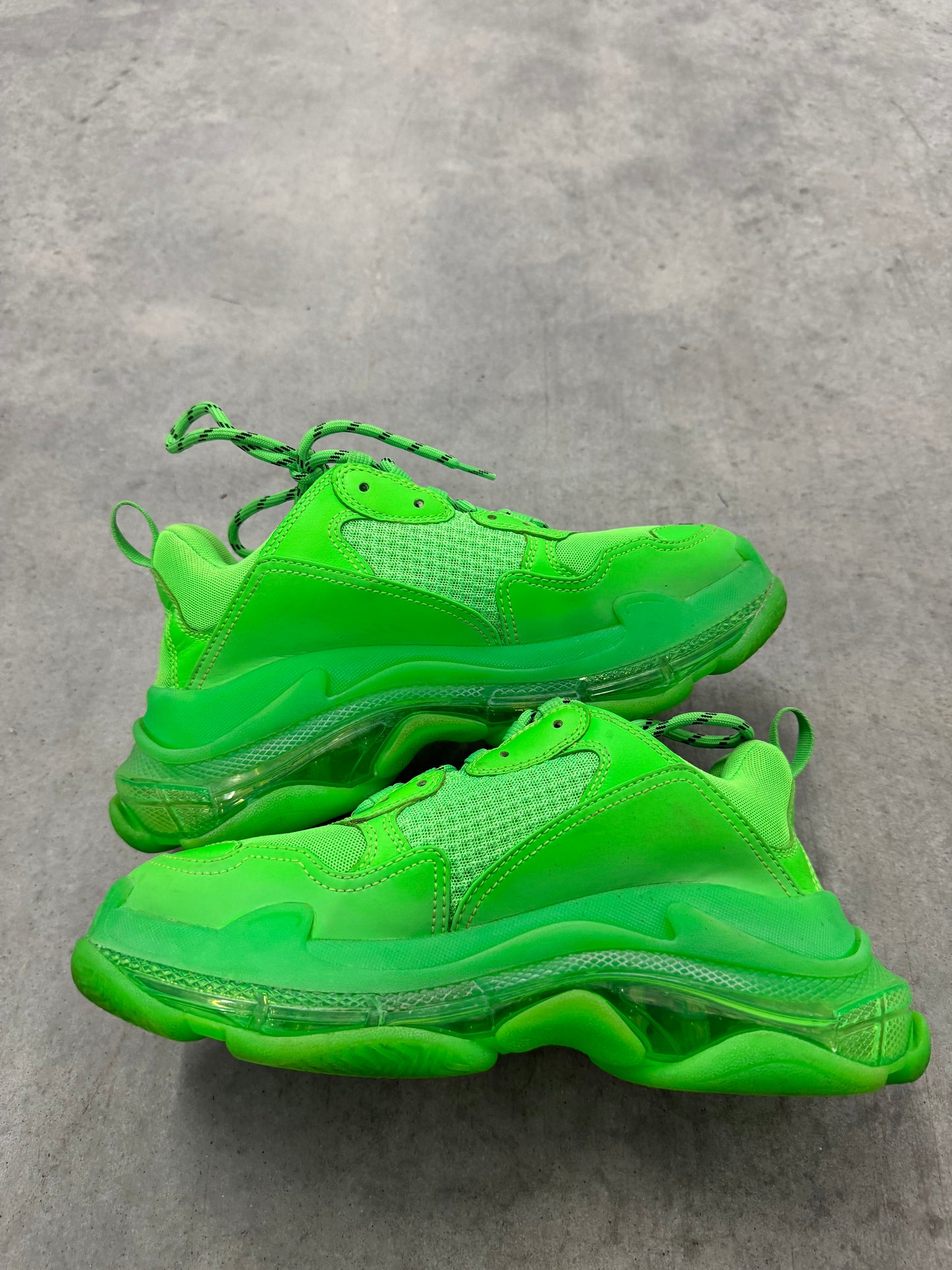 BALENCIAGA TRIPLE S SNEAKER “ Fluorescent Green “