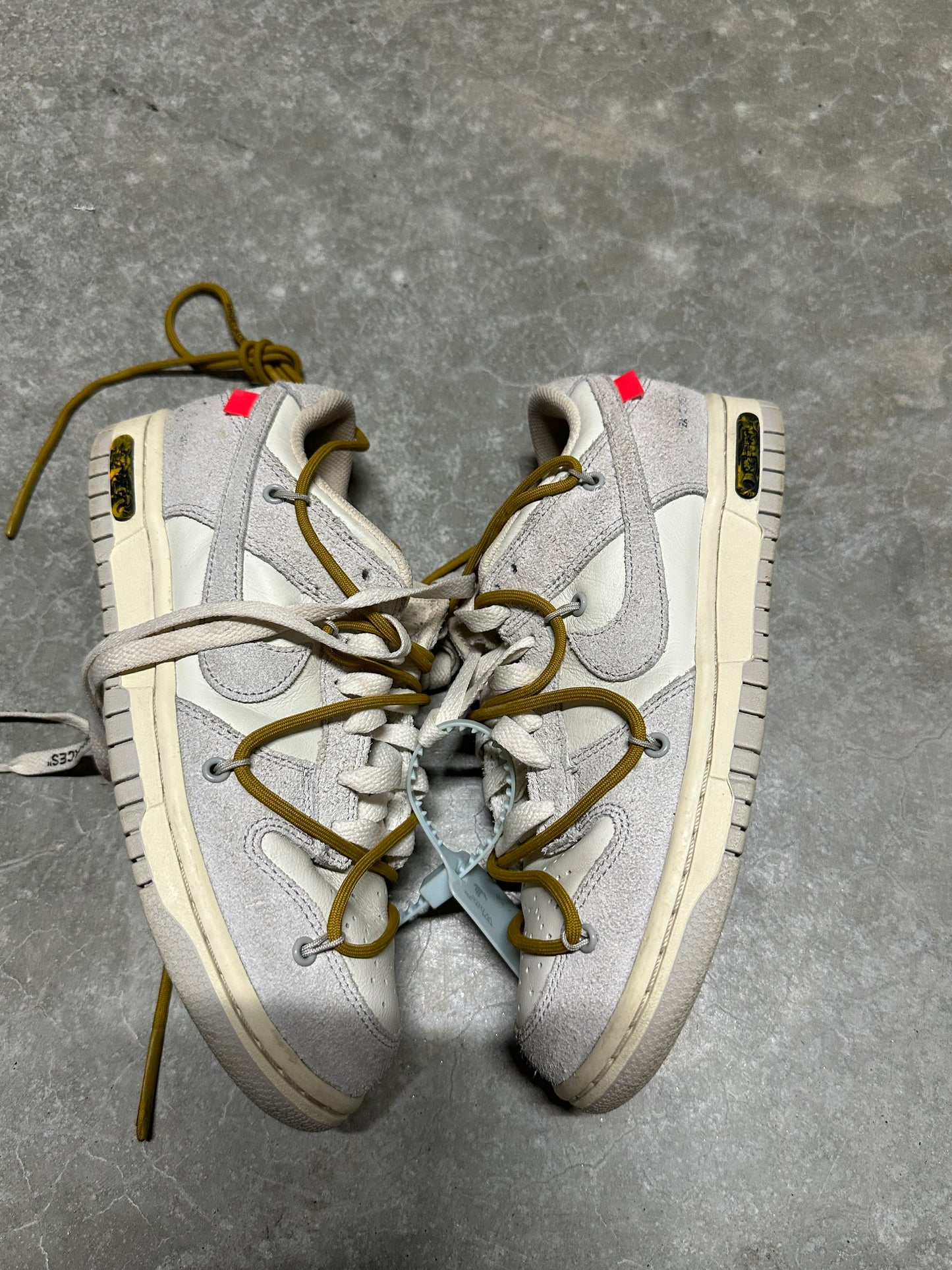 OFF WHITE DUNK LOW “ lot 37 “