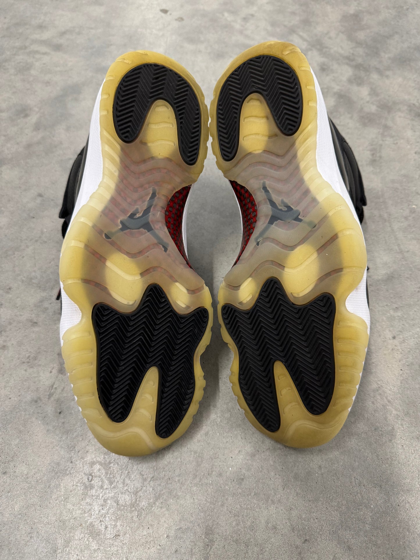JORDAN 11 “ 72-10 “