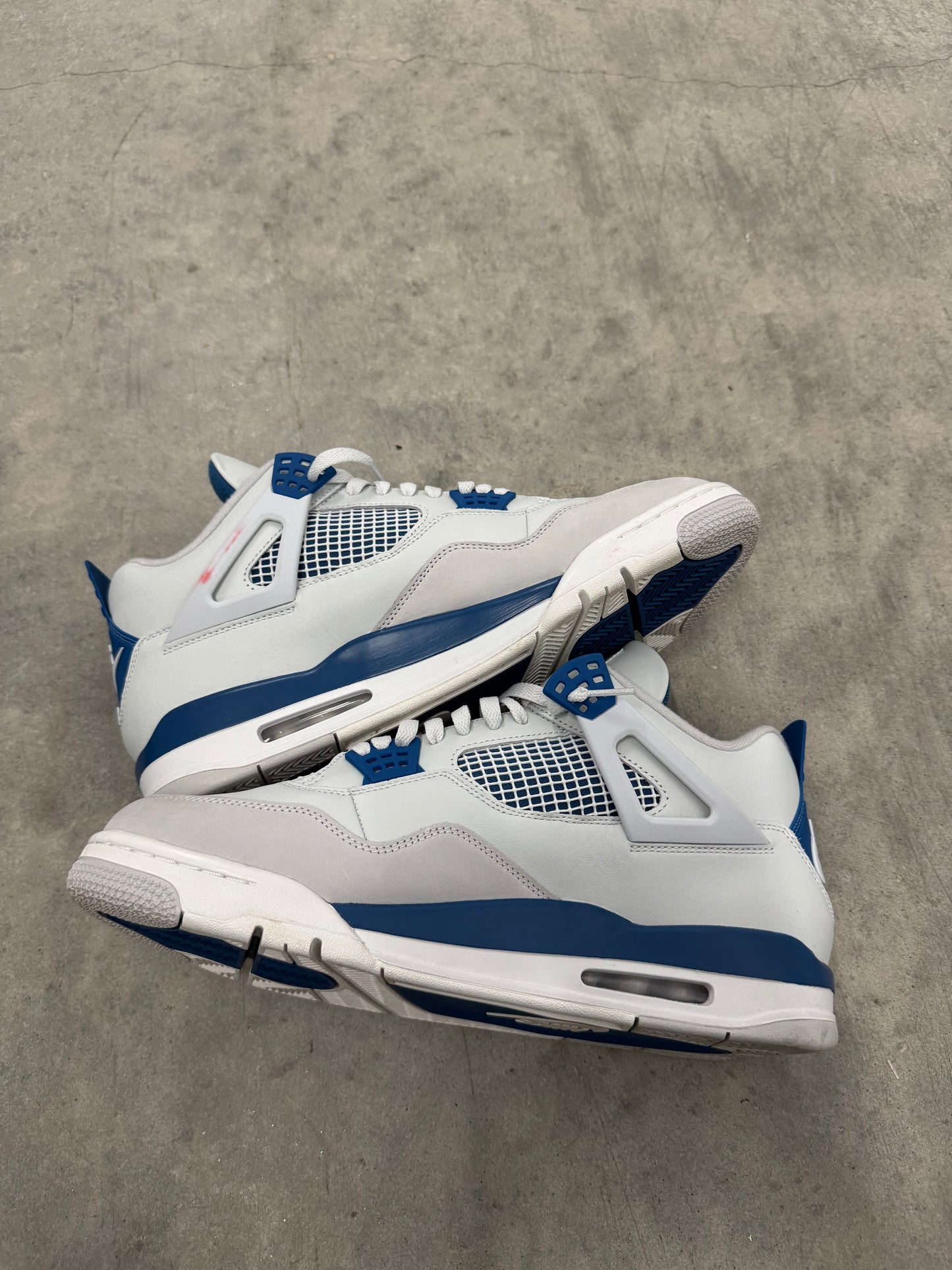 JORDAN 4 “ Military Blue “