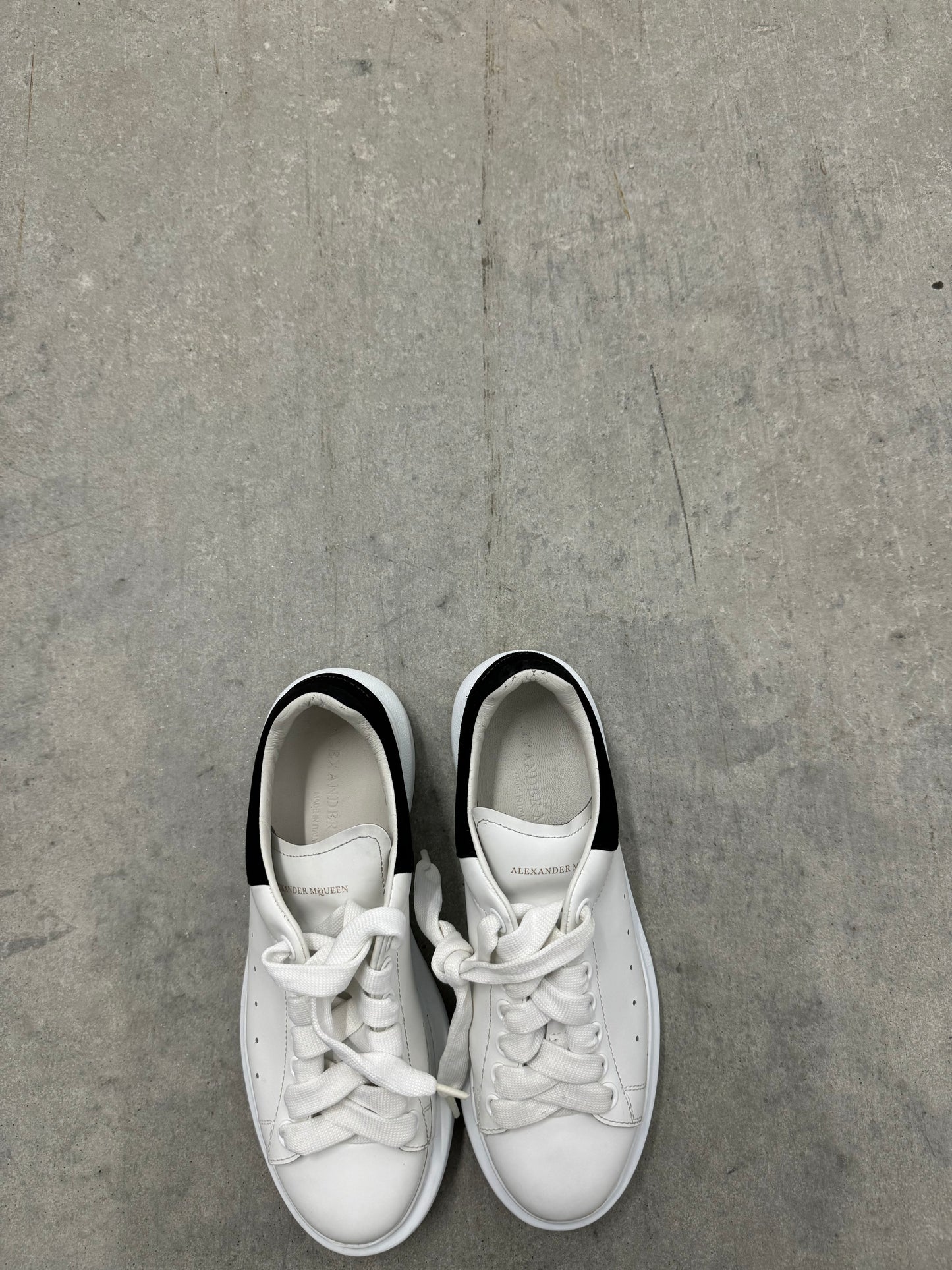 ALEXANDER MCQUEEN OVERSIZED SNEAKER “