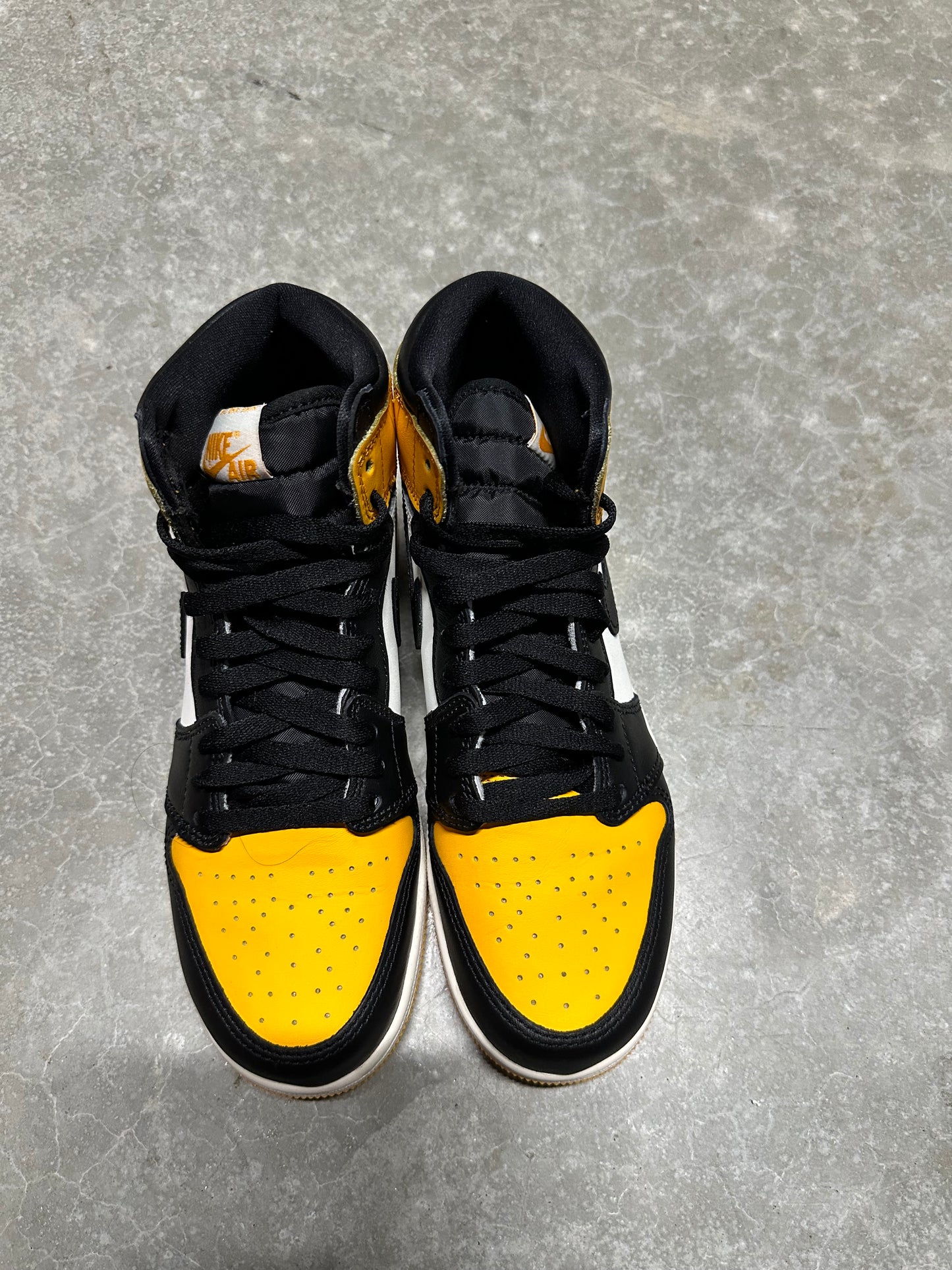 JORDAN 1 “ yellow toe “