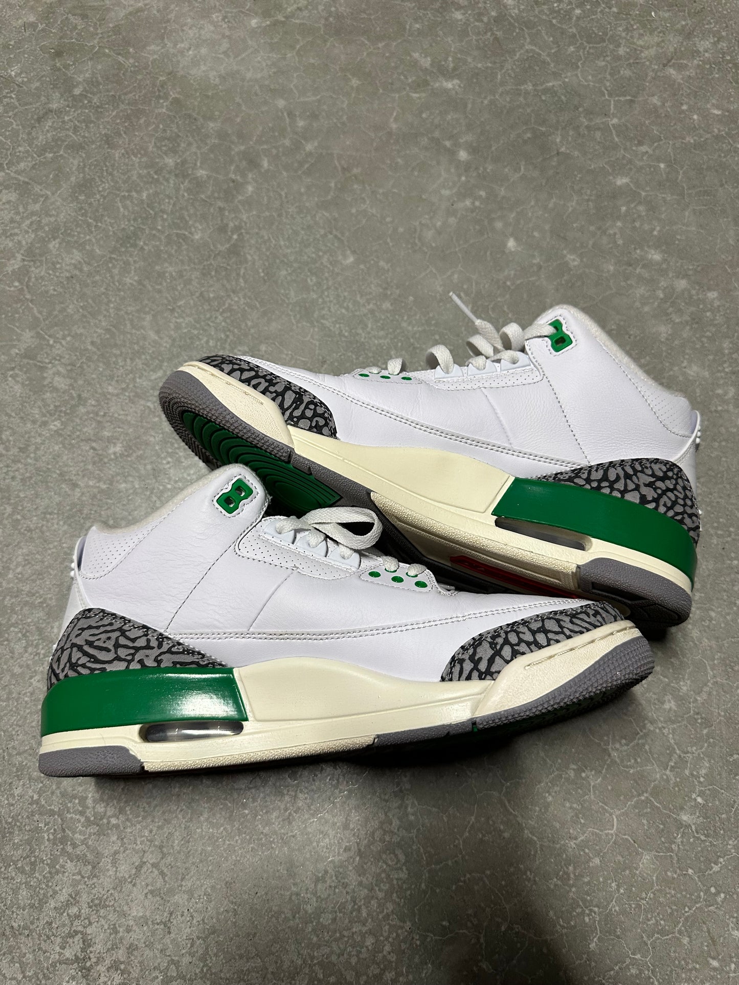 JORDAN 3 “ Lucky green “