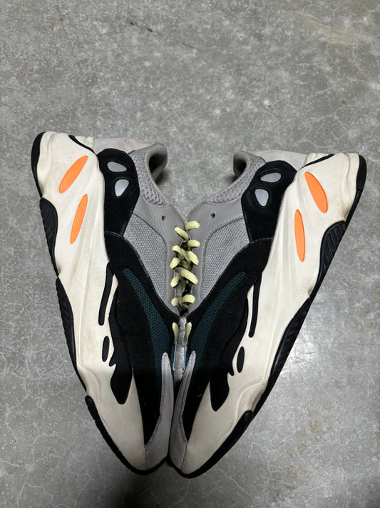 YEEZY 700 “ wave runner “