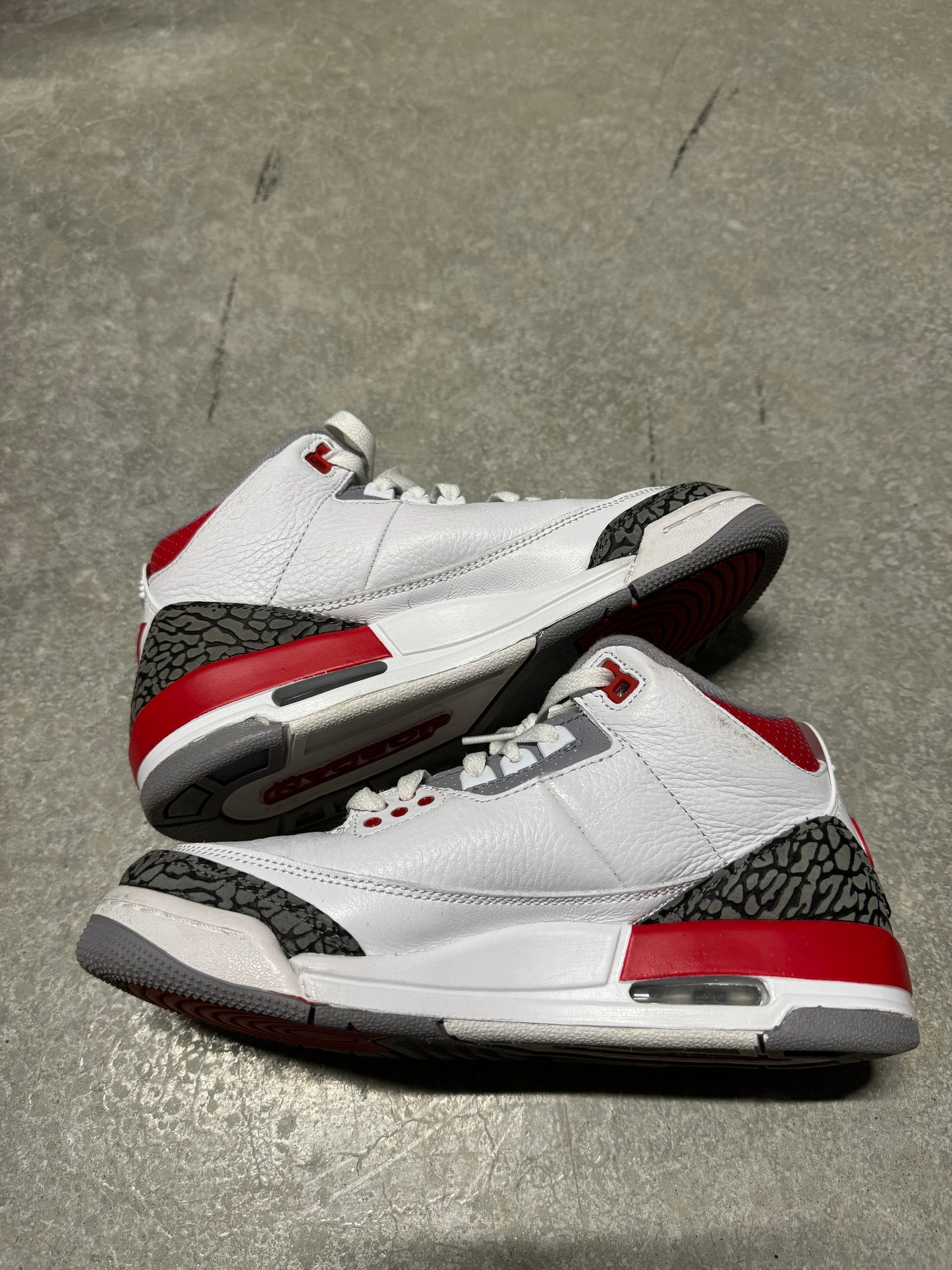 JORDAN 3 “ Fire Red “