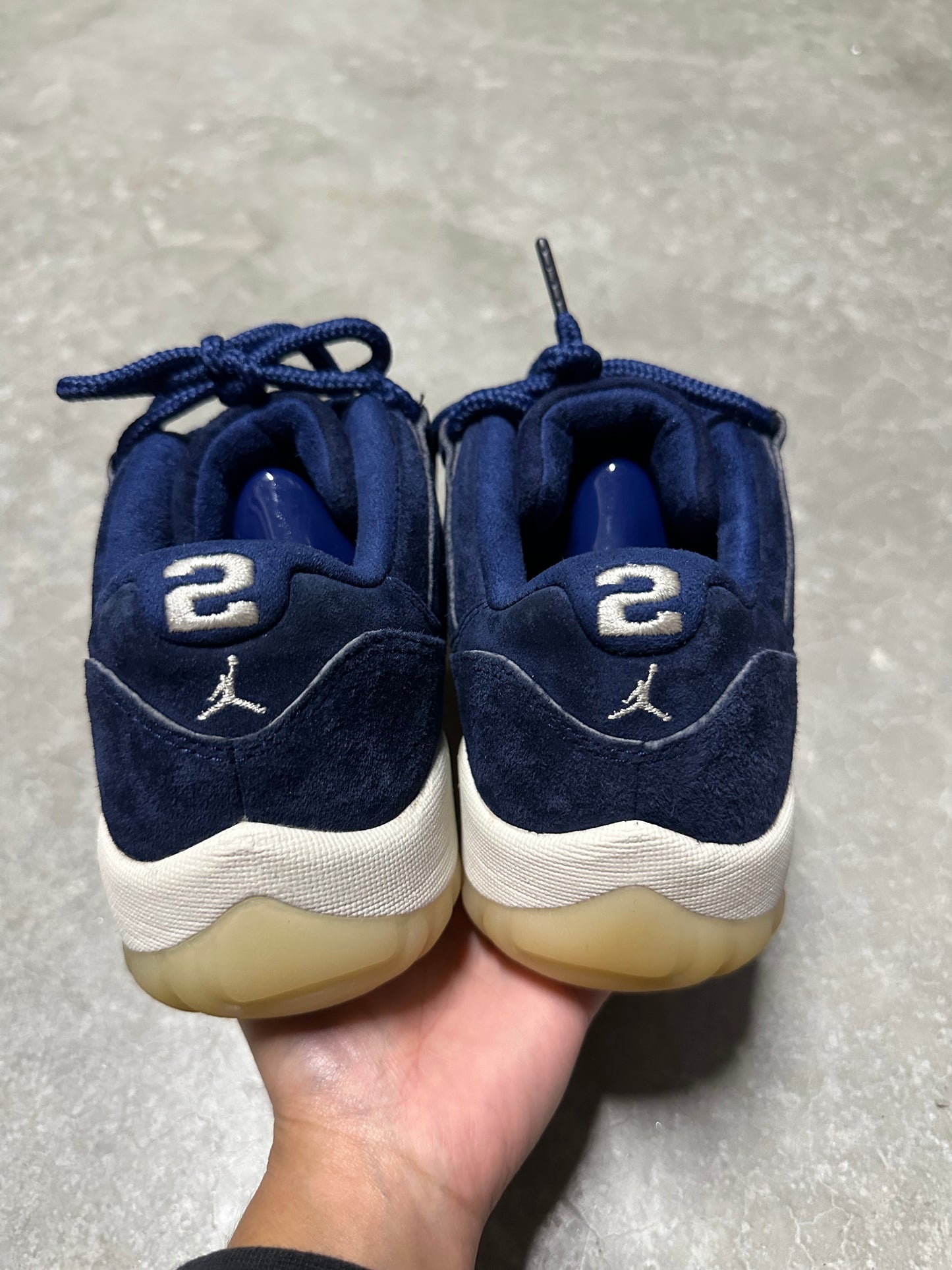 JORDAN 11 LOW “ Derek Jeter “