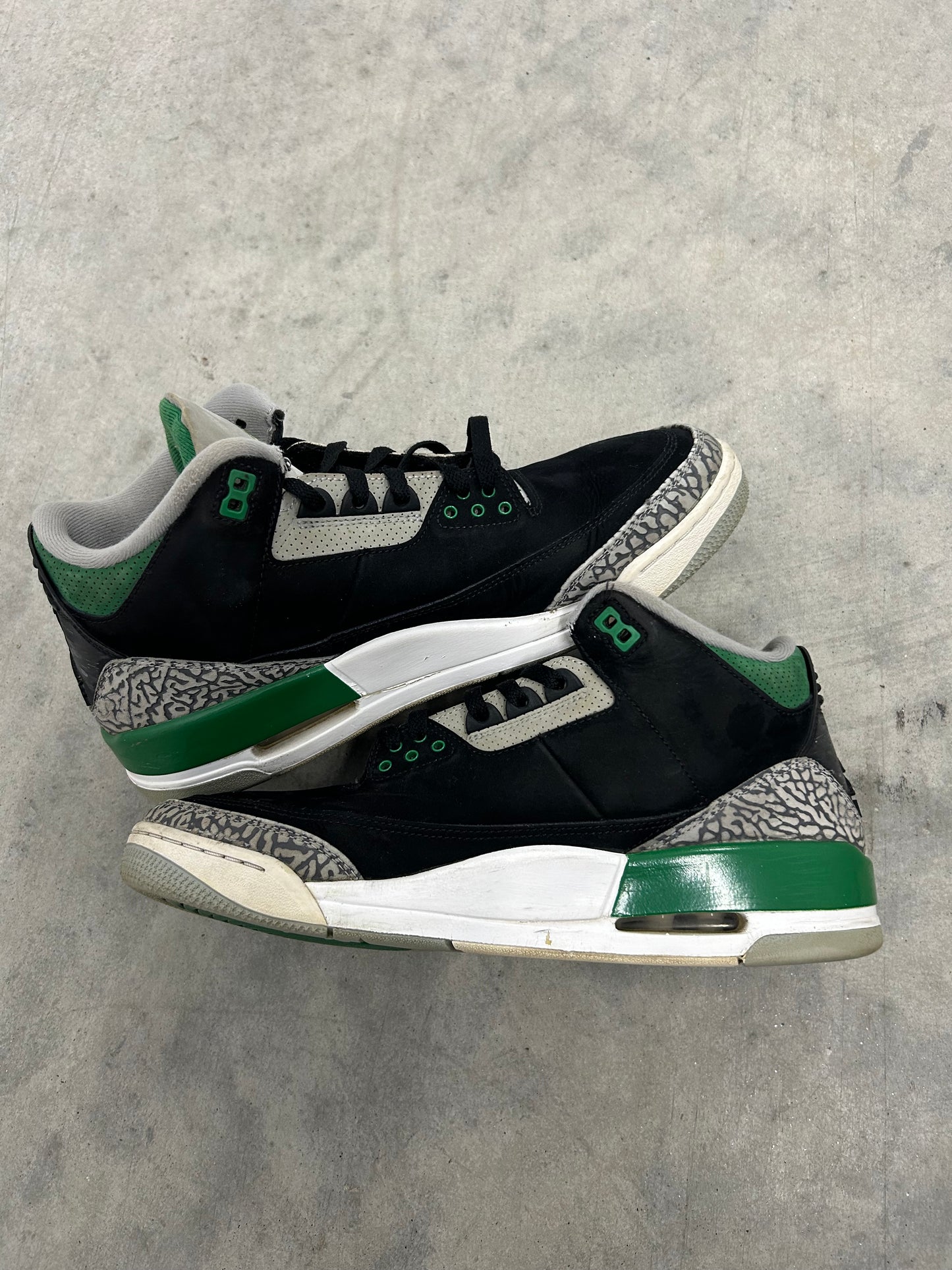 Jordan 3 “pine green”