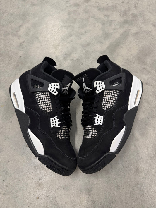 JORDAN 4 “ White Thunder “