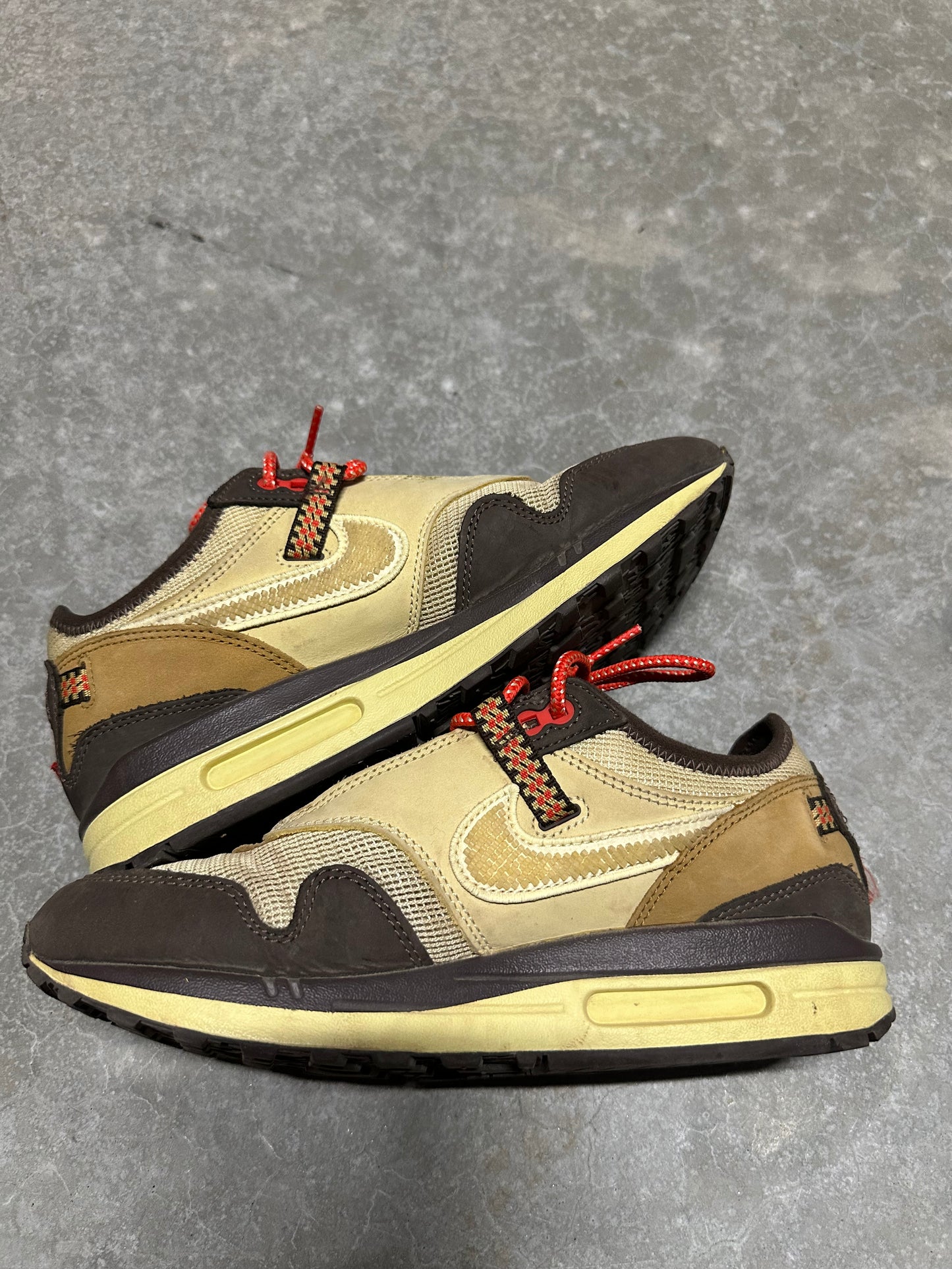 TRAVIS SCOTT AIR MAX 1 “ baroque brown “