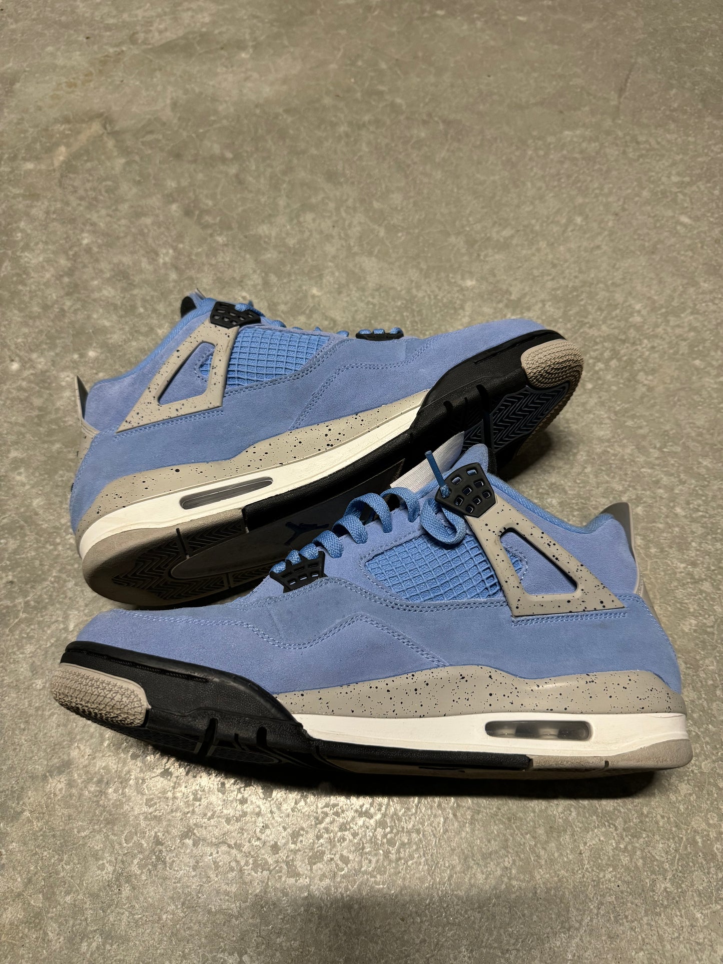 JORDAN 4 “ unc “