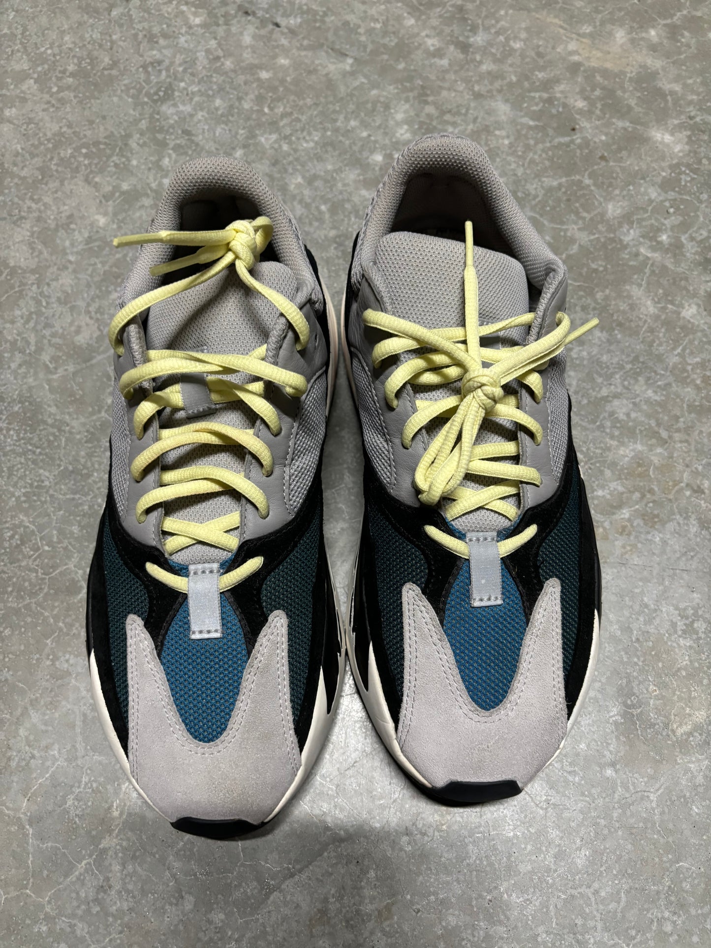 YEEZY 700 “ wave runner “