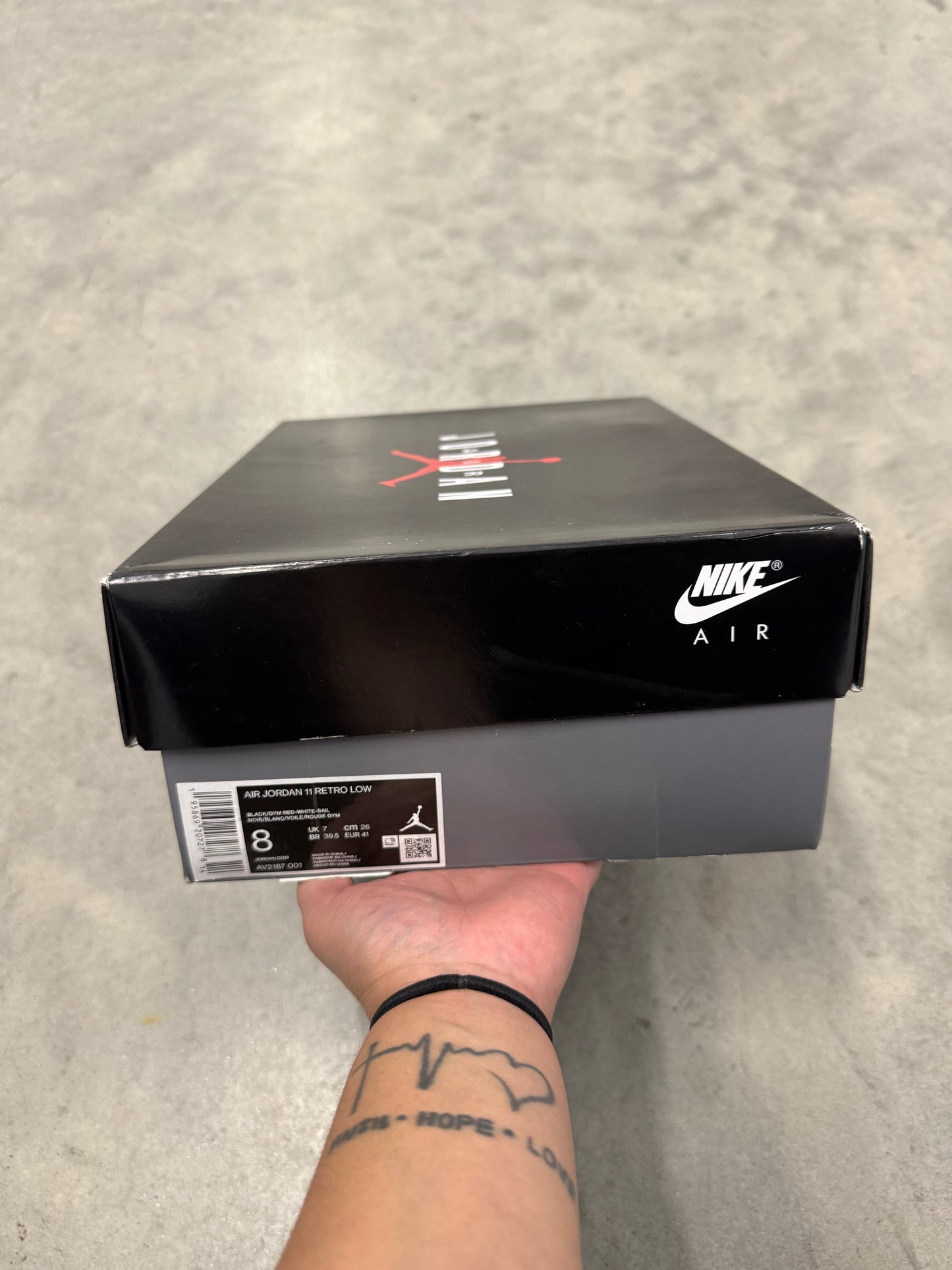 JORDAN 11 LOW “ 72-10 “