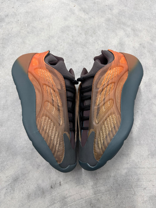 YEEZY 700 V3 “ Copper Fade “