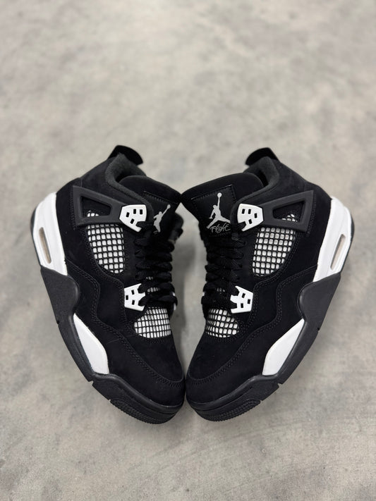 JORDAN 4 “ White Thunder “