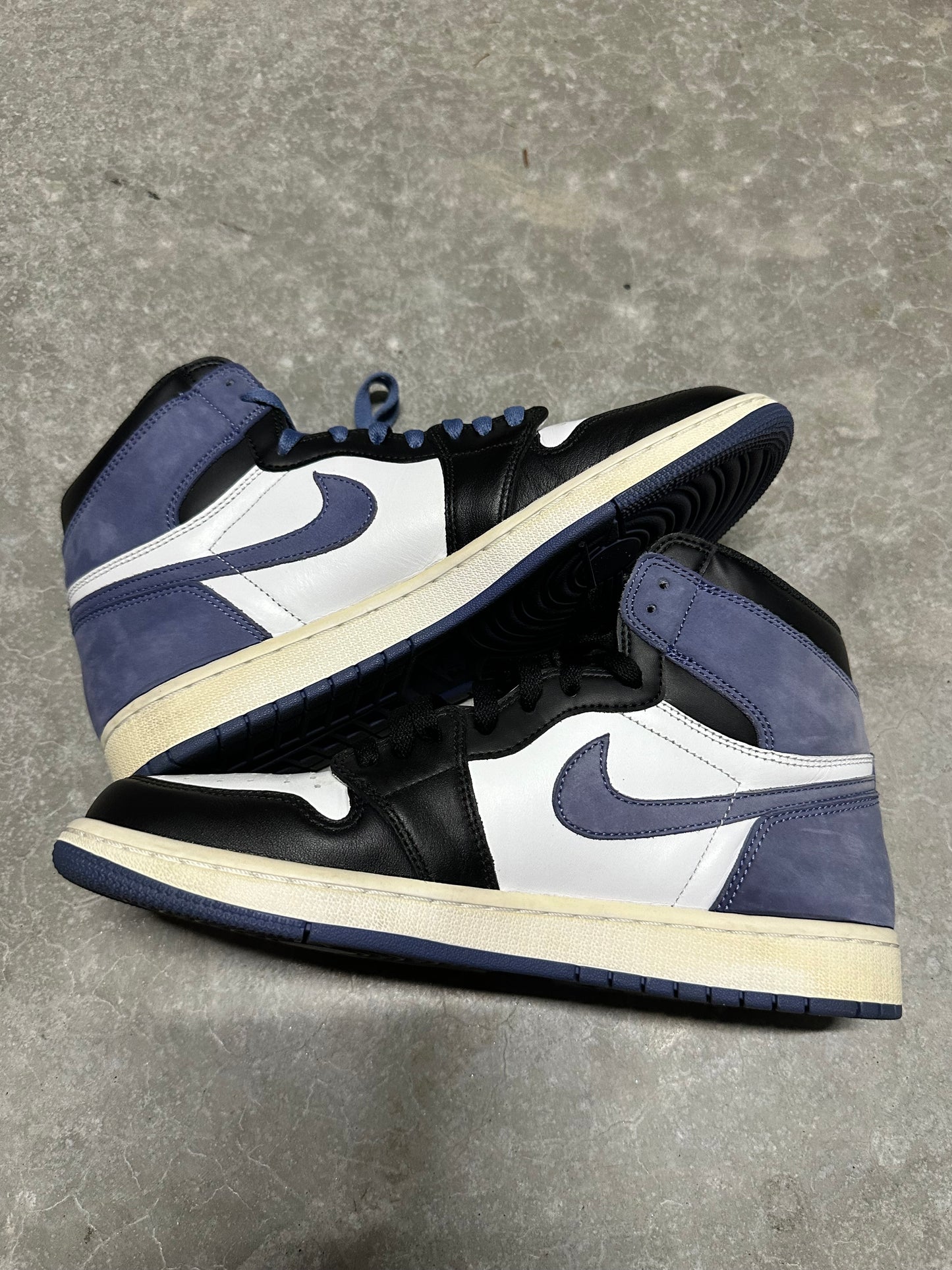 JORDAN 1 “ best hand in the game - blue moon “