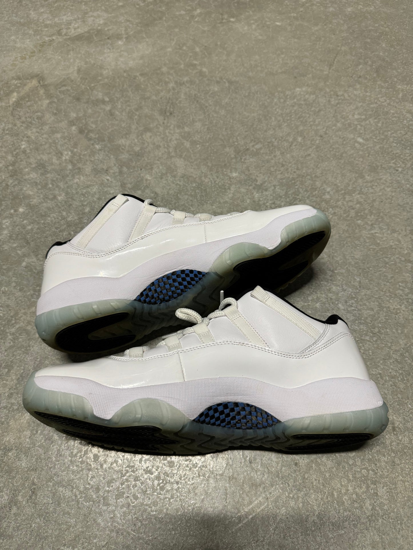 JORDAN 11 LOW “ Legend Blue “